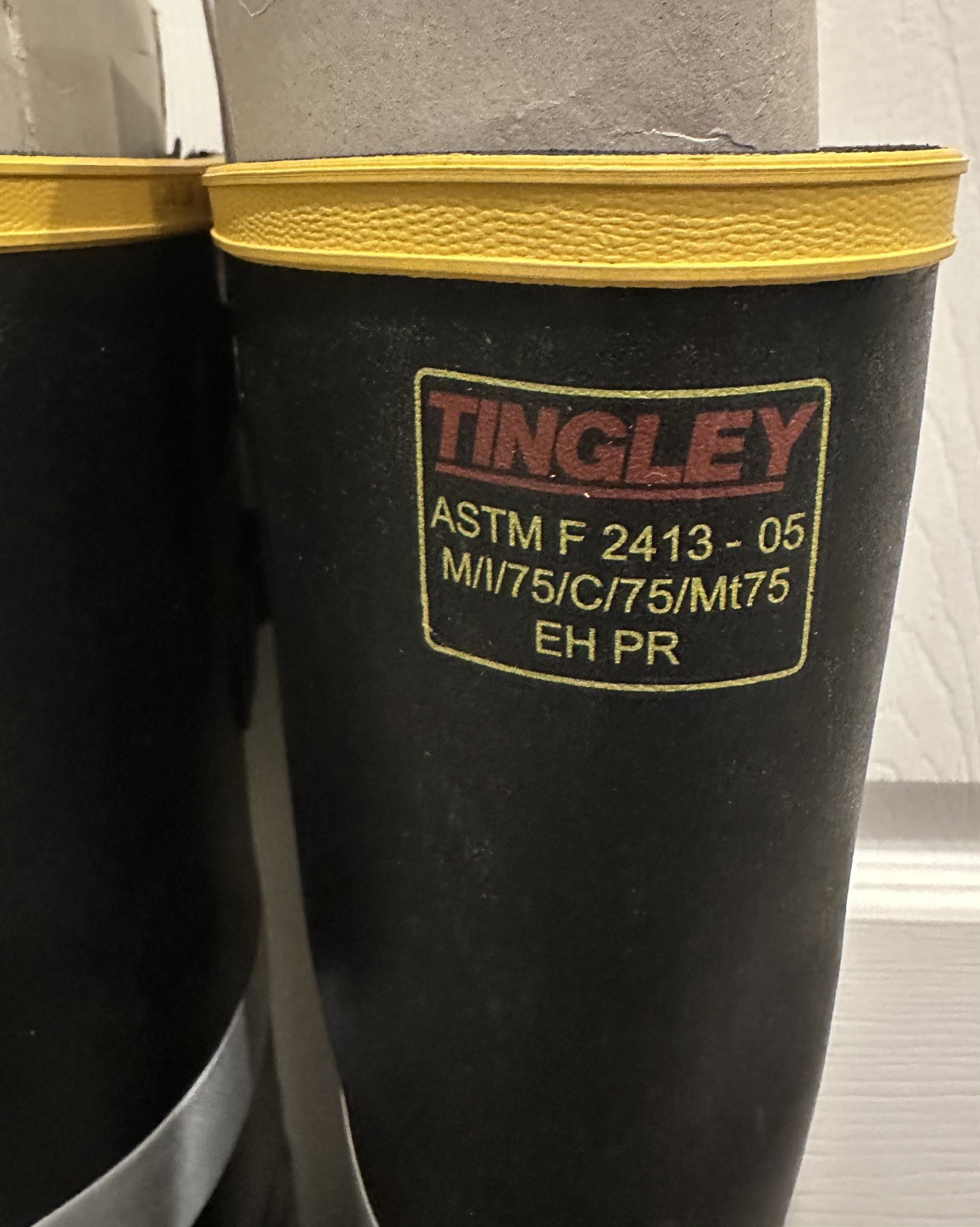Tingley Rubber Boots ASTMF 2413-05 Mens size 7 MB816B