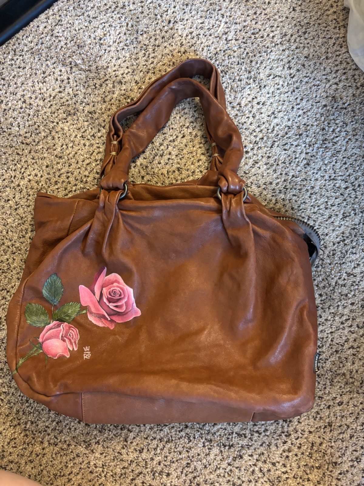 Women’s Benheart italian leather medium size shoulder bag hand painted by VH/RO