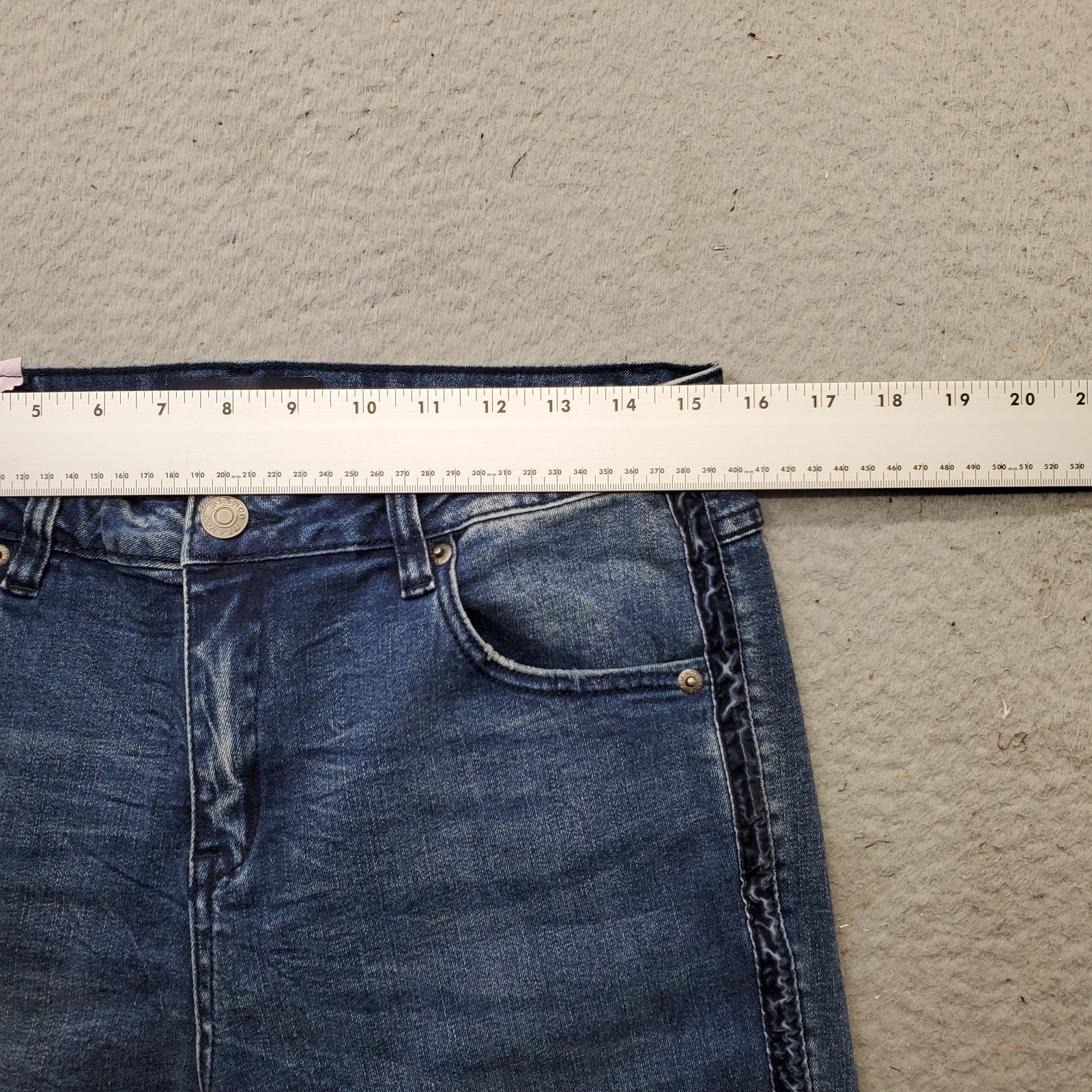 Bianco Jeans Womens Size 31 Blue Denim Stretch Whiskered Frayed Hem Straight Leg