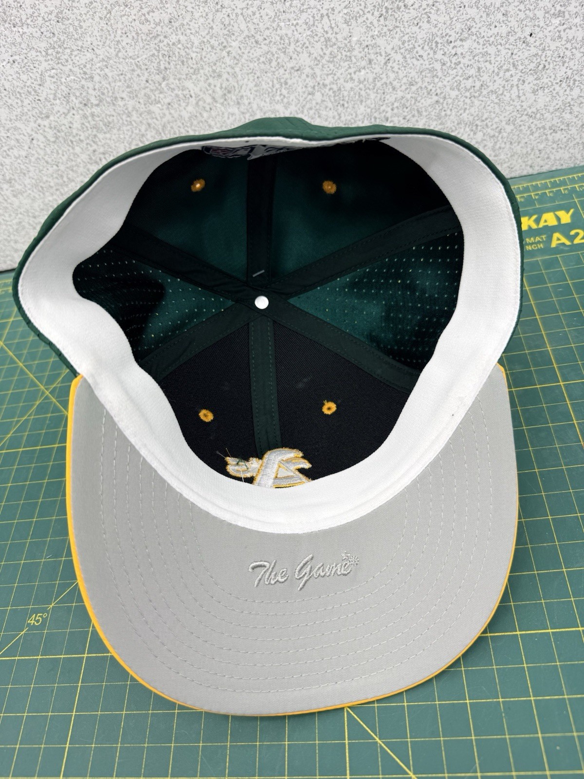 Oakland / Las Vegas Athletics A’s Fitted Baseball Hat Cap – Size M – by The Game