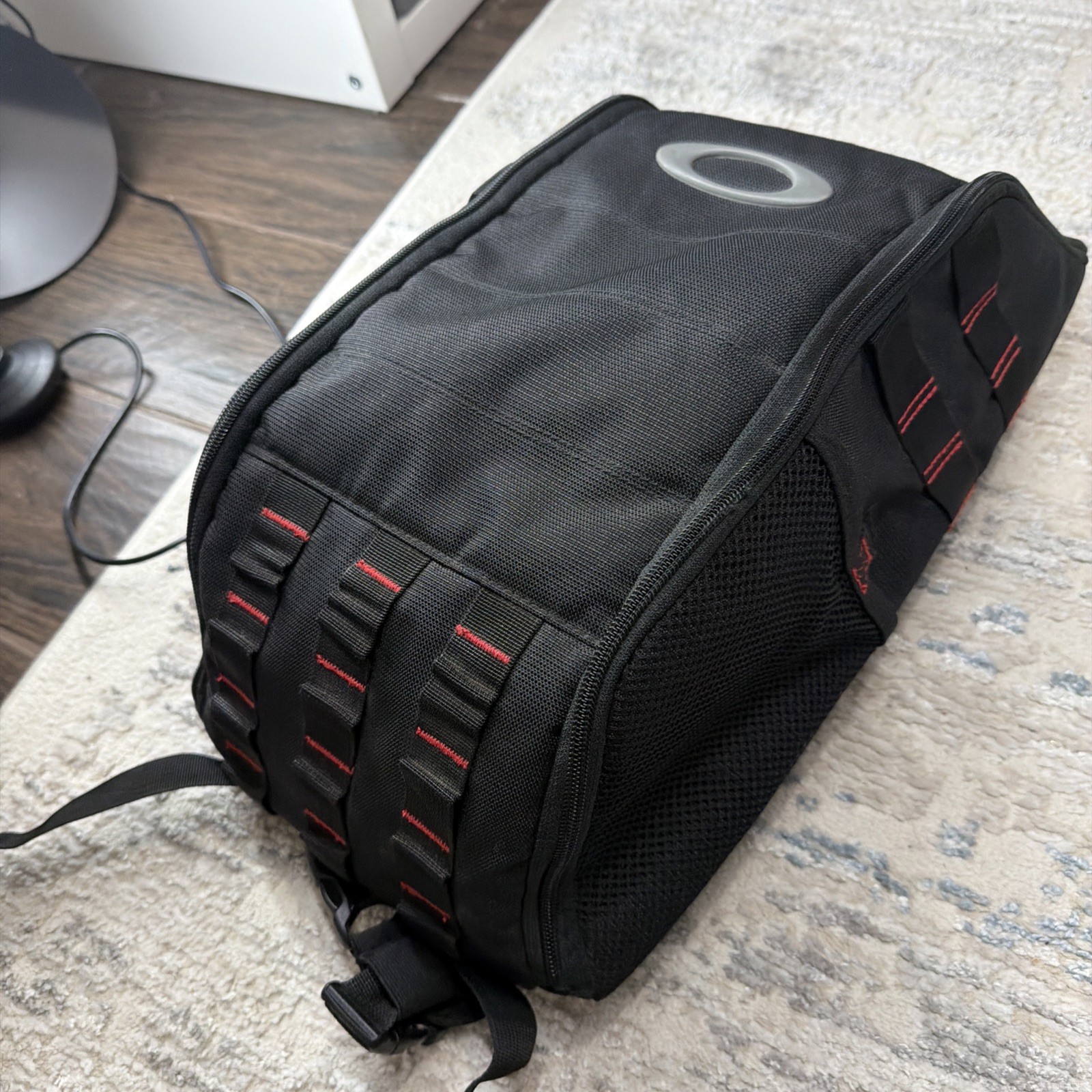 Oakley Extractor Sling Pack Backpack Black, Universal Fit, Y2K Tech Red, 90s Zip