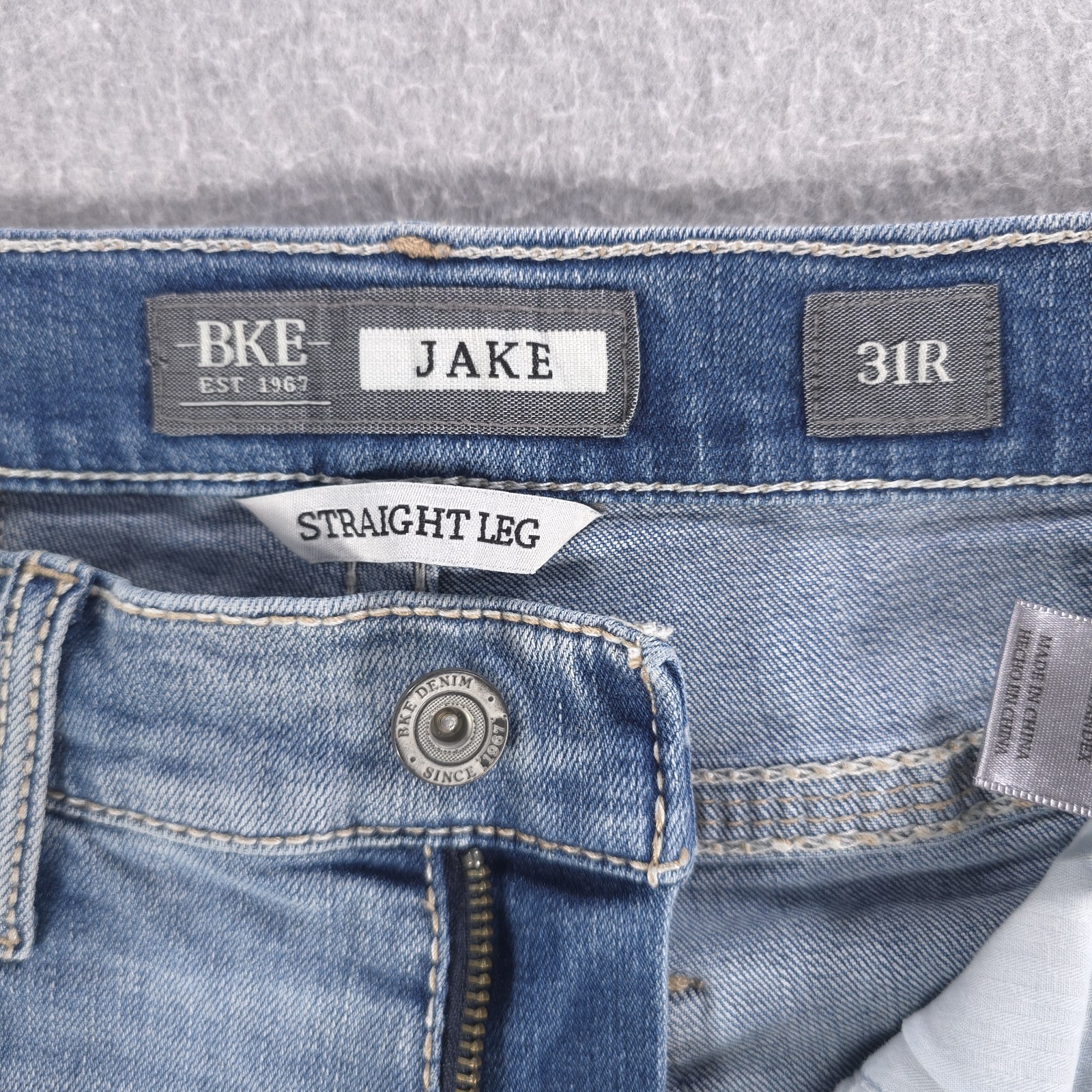 BKE Buckle Jake Straight Mid Whiskared Stretch Denim Casual Jeans Mens 31×32