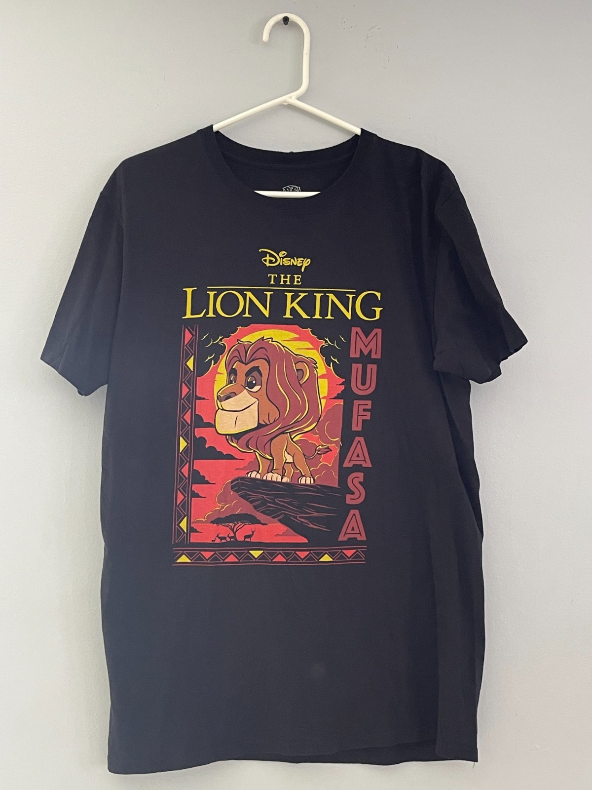 PRE-OWNED UNISEX BLACK DISNEY LION KING MUFASA FUNKO SHIRT LARGE