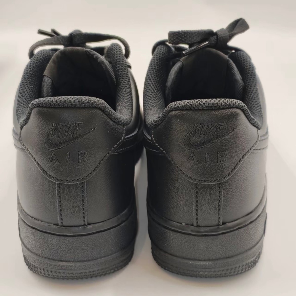 Men’s Nike Air Force 1 ’07 Low Triple Black/White Classic Sneakers US Men’s Size