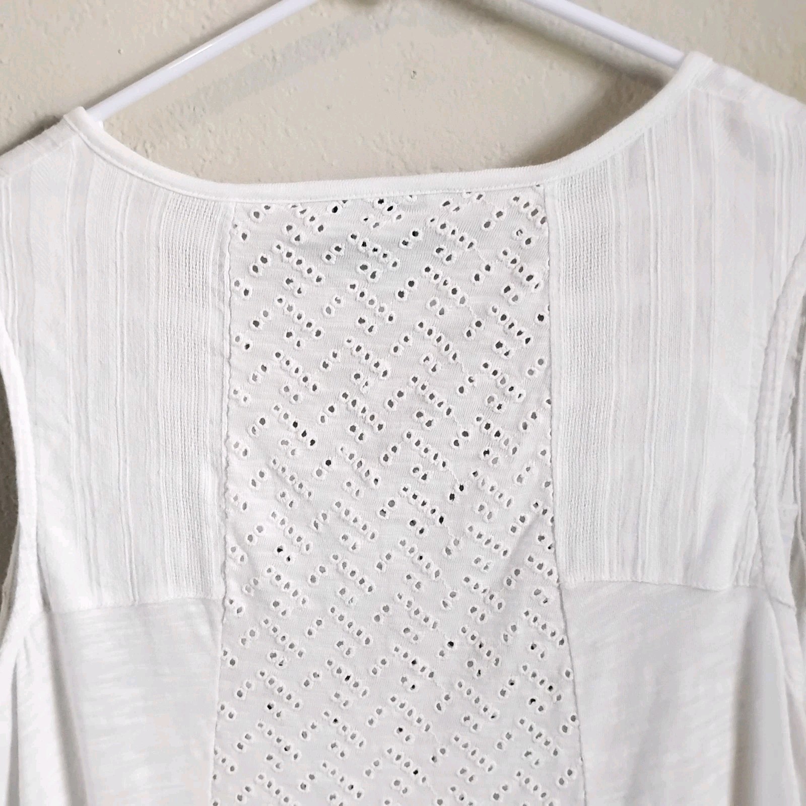 Bob Timberlake Women’s White Cotton Eyelet Top Size M V Neck Tassel Tie India