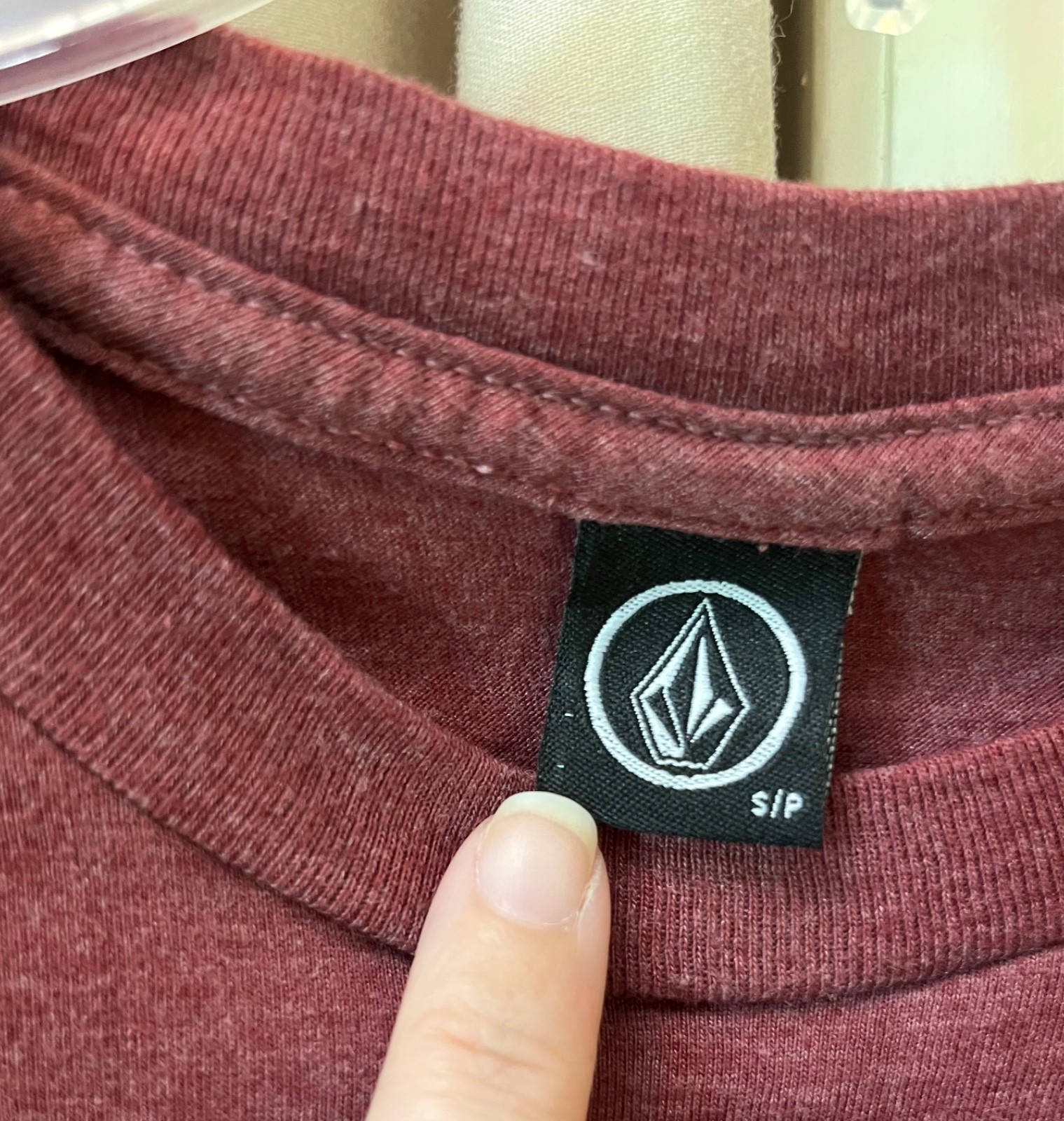 VOLCOM T-SHIRT S small Modern Fit Dark Red Burgundy Heather cotton/poly surf
