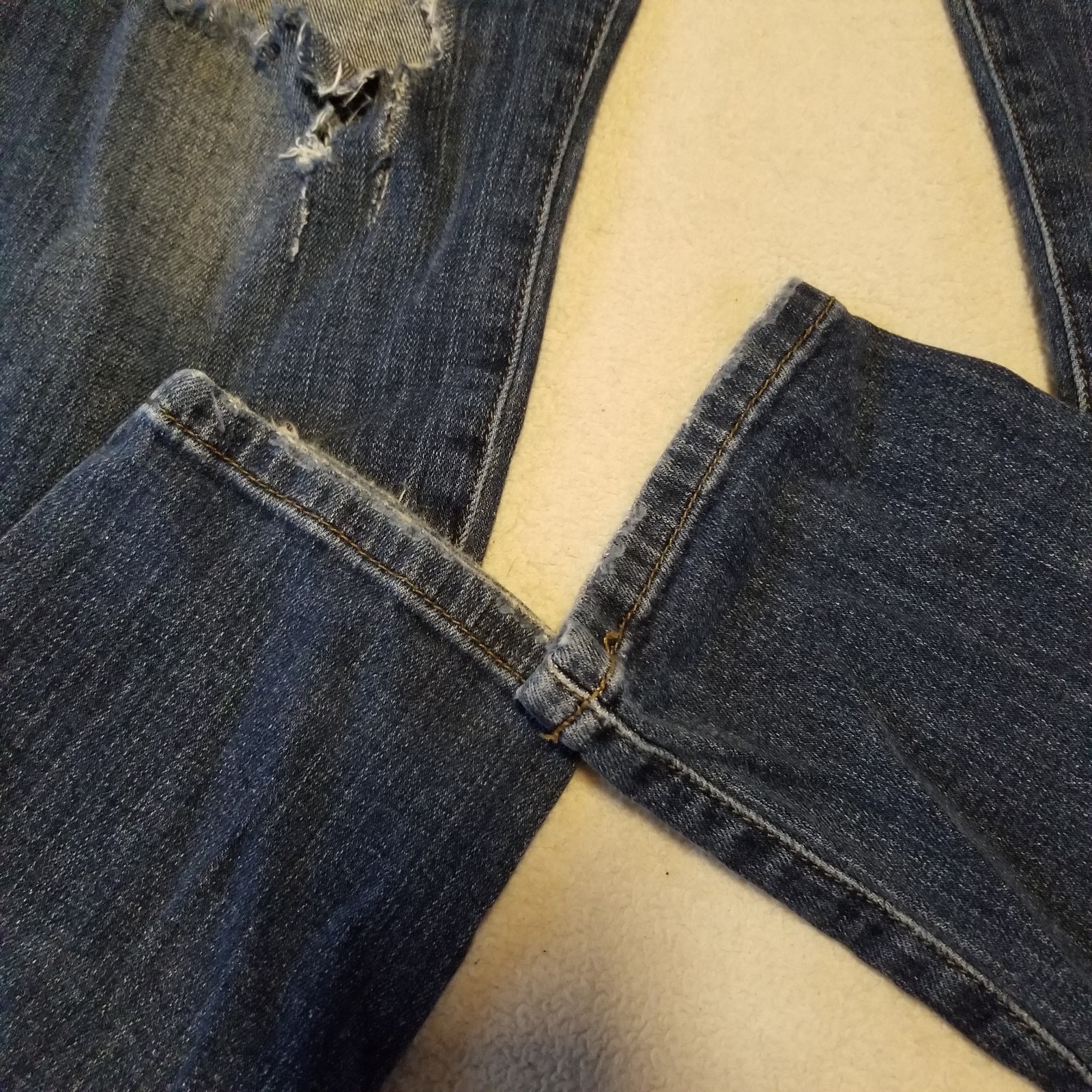 Joe’s Jeans The Icon Skinny Size 31 Mid Rise Distressed 98% Cotton
