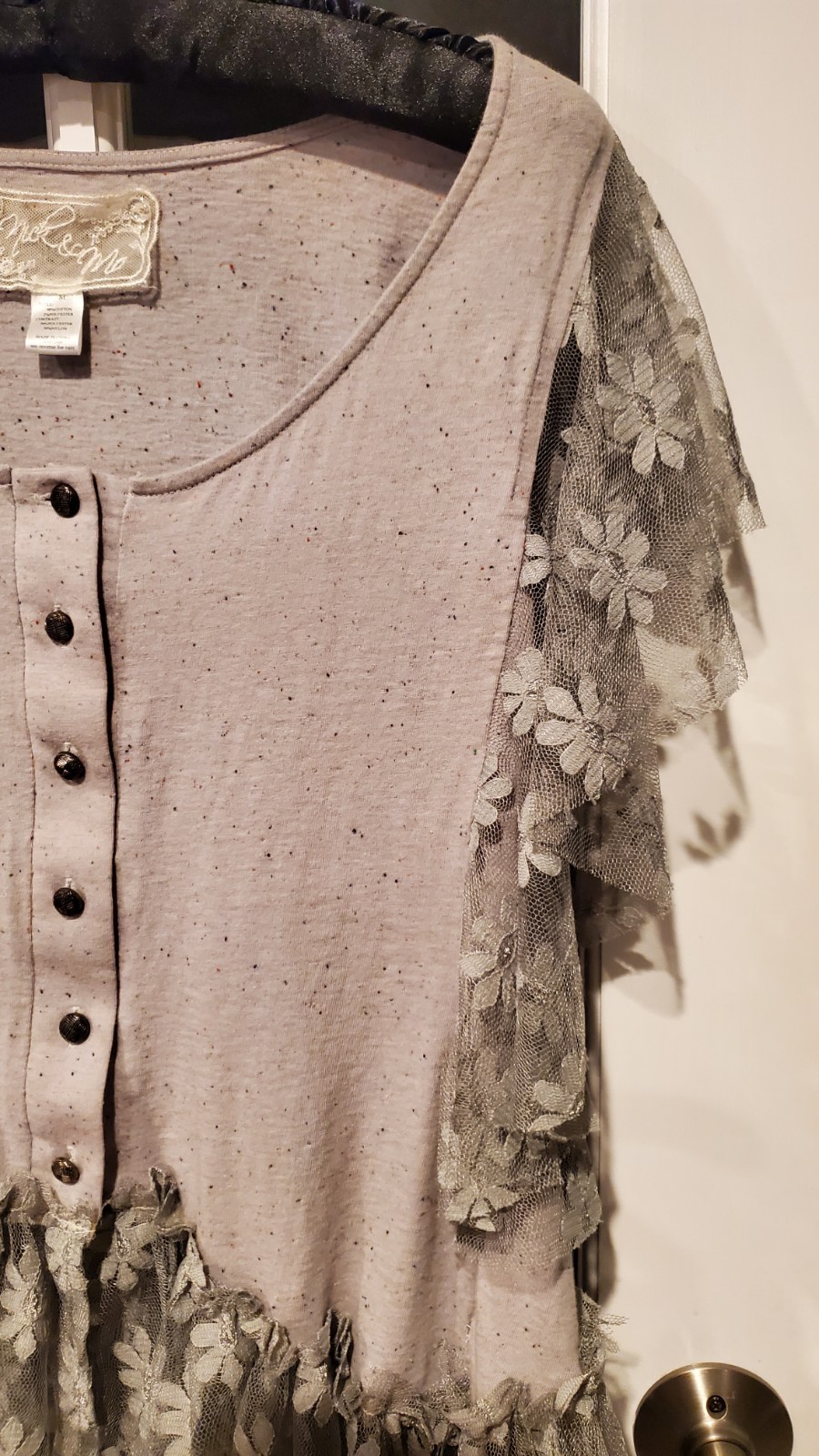 Nick & Mo Anthropologie Womens Blouse Gray Top Floral Lace Kimono Sleeve Medium
