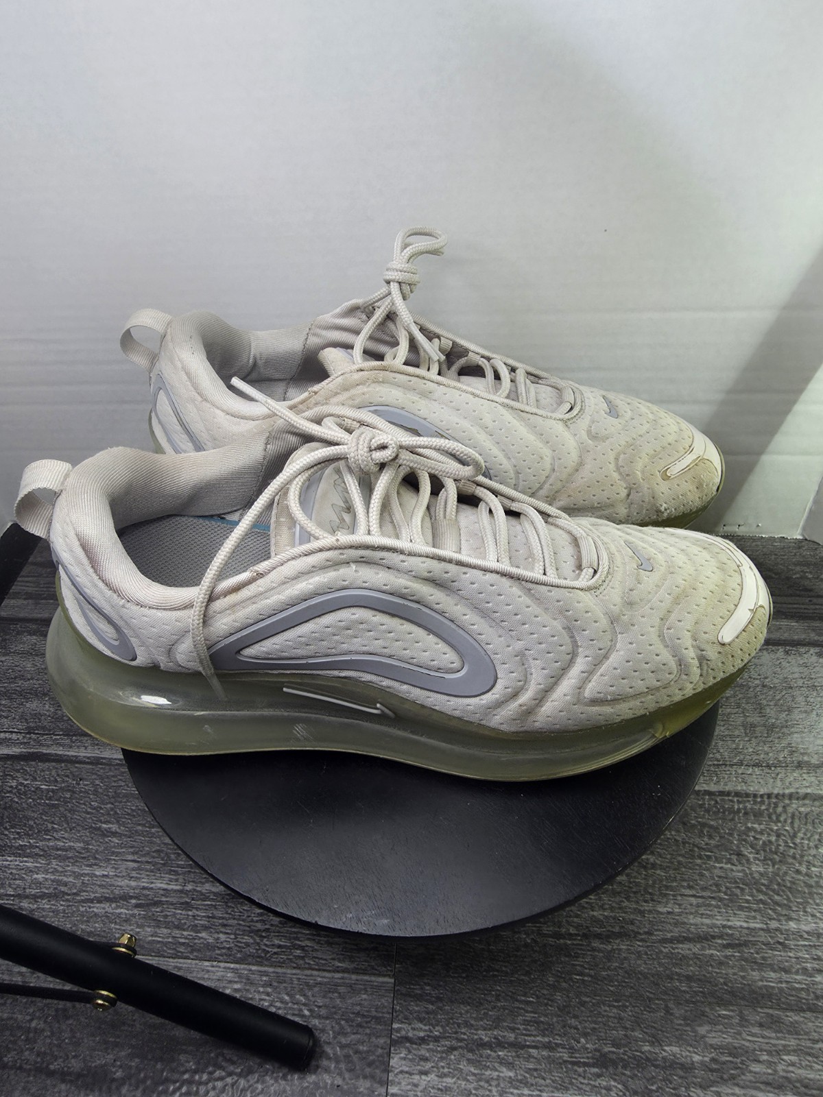 Size 10.5 – Nike Air Max 720 Vast Mens Grey