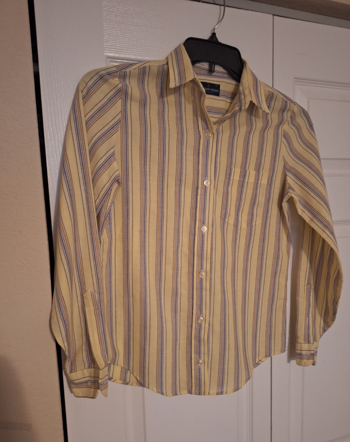 Van Heusen ladies Dress Shirt Striped Yellow Multi Long Sleeve Point Collar 8