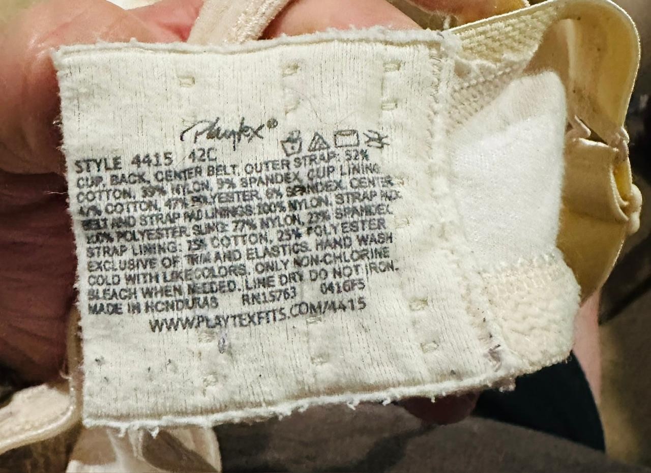 7 Count- Playtex Secrets Seamless Underwire Unlined Bra Full Coverage Ivory 42C