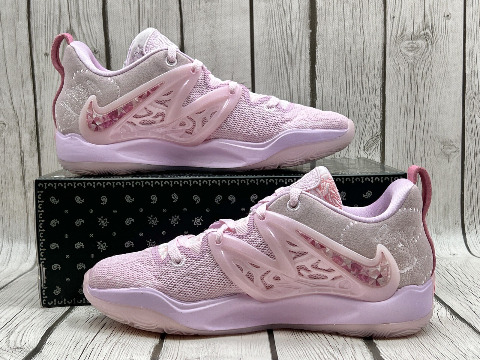 Nike KD 15 NRG Aunt Pearl Size 13 DQ3851‑600