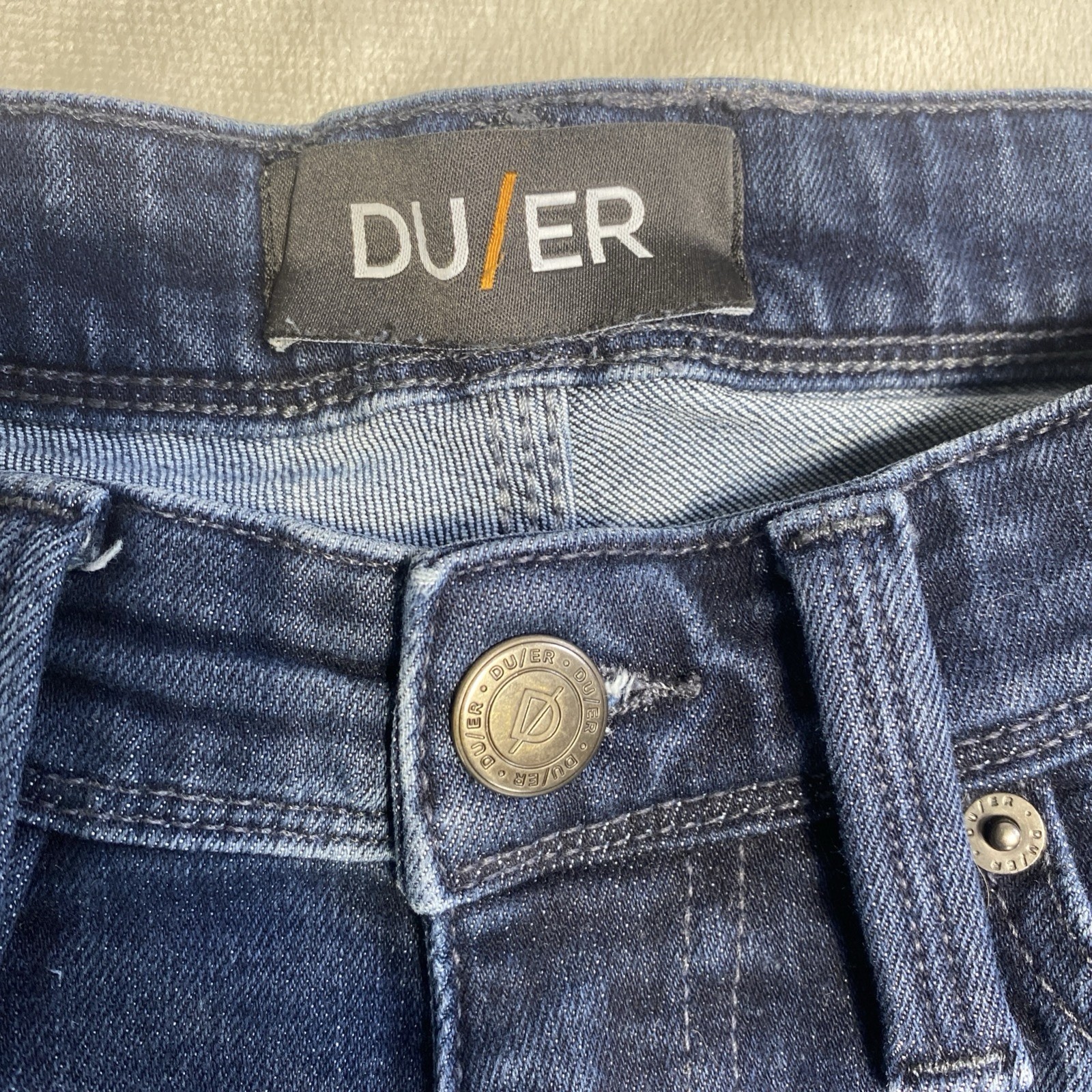 DUER Jeans Men’s 30×32 Dark Wash Straight Fit Performance Denim Stretch Comfort