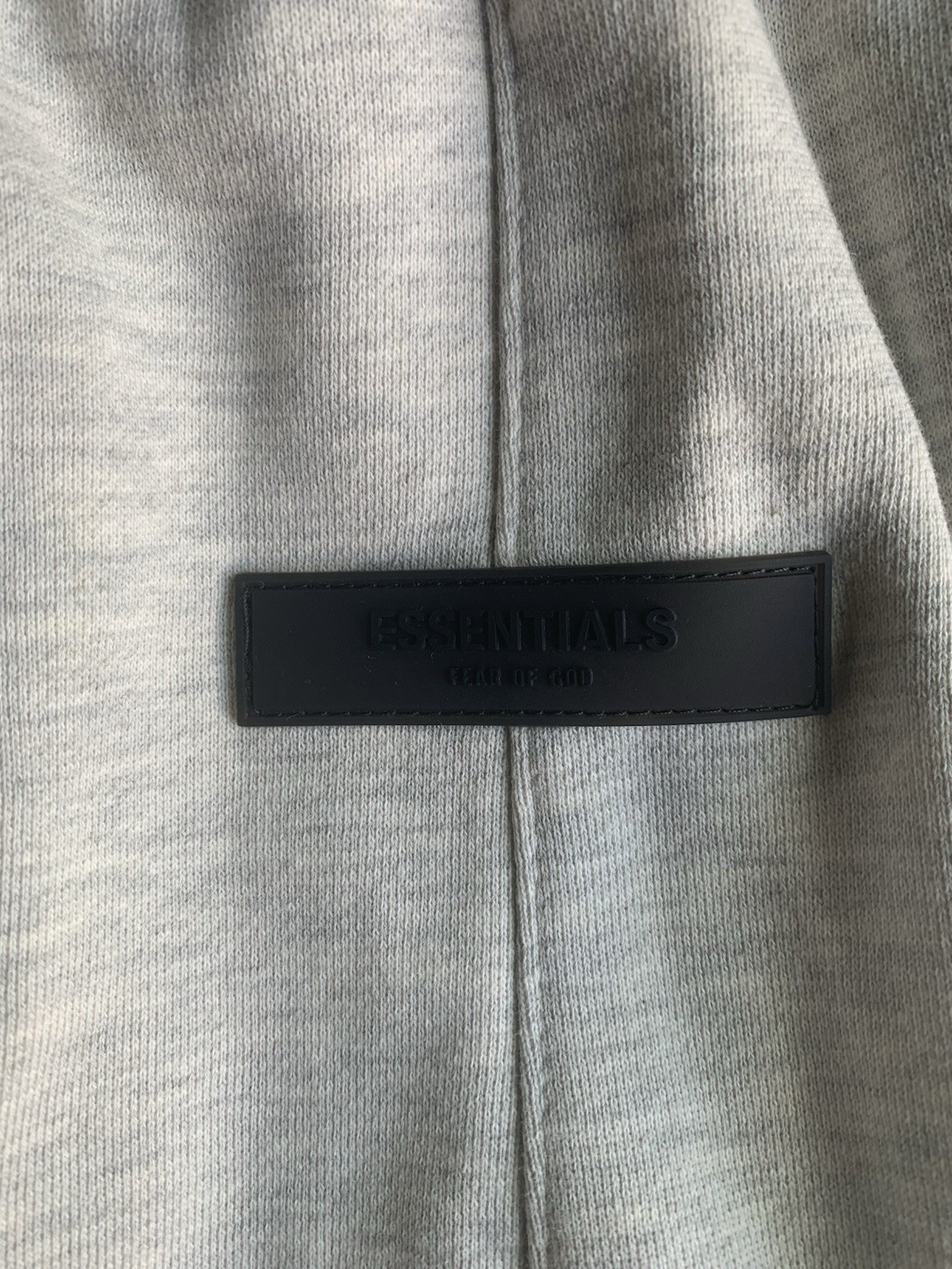 Essentials Fear of God Men’s Gray Sweat Shorts M Pockets Drawstring Logo NWT
