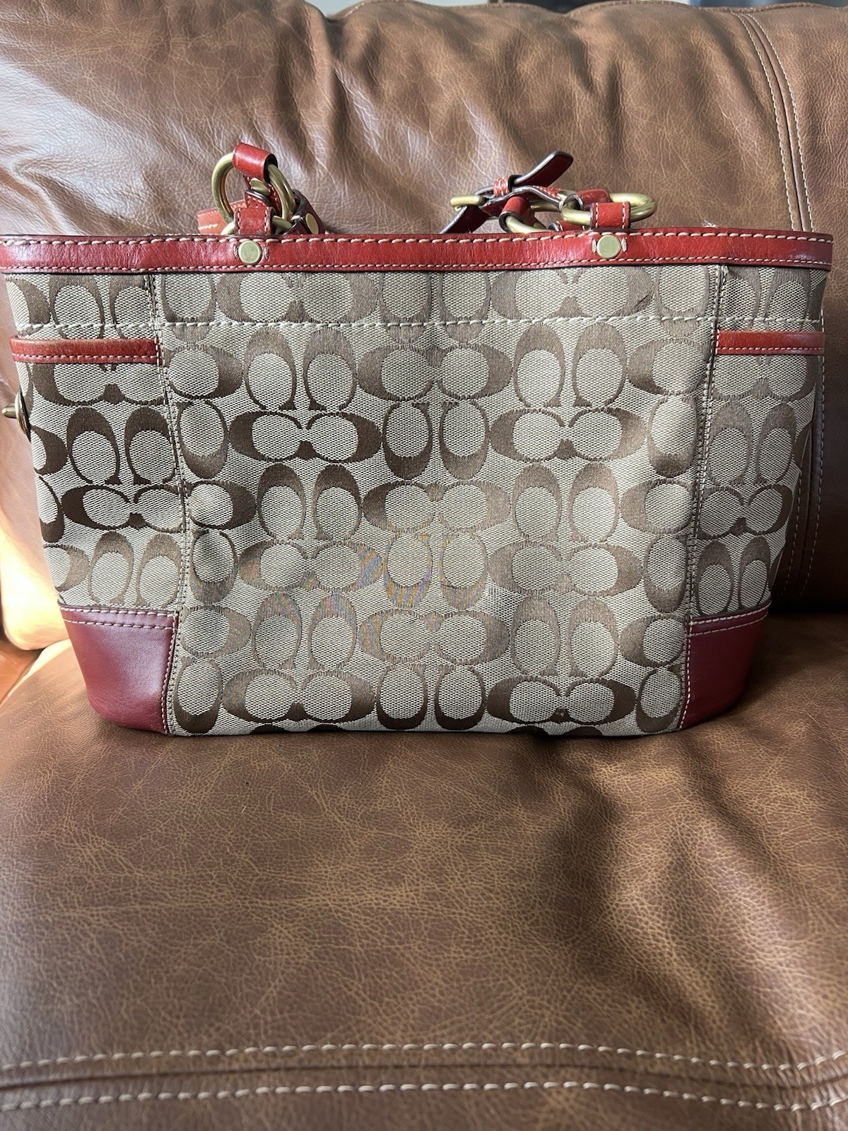 Coach Signature C Tote Bag Medium Zip Top Detachable Strap Pink Lining Gold