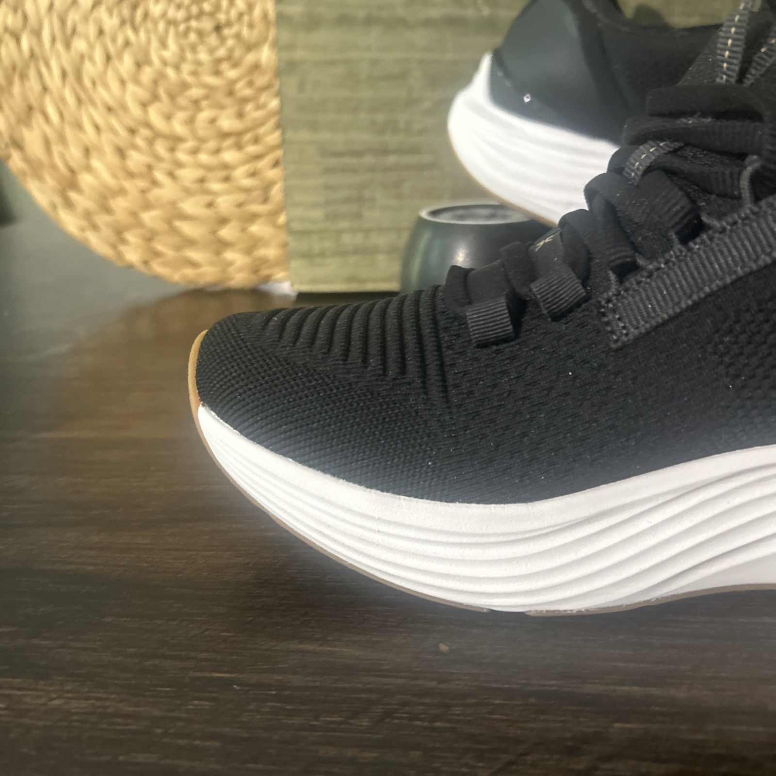 Kuru Atom 2 Womens Size 9 M Black Athletic Running Walking Sneakers Flawed