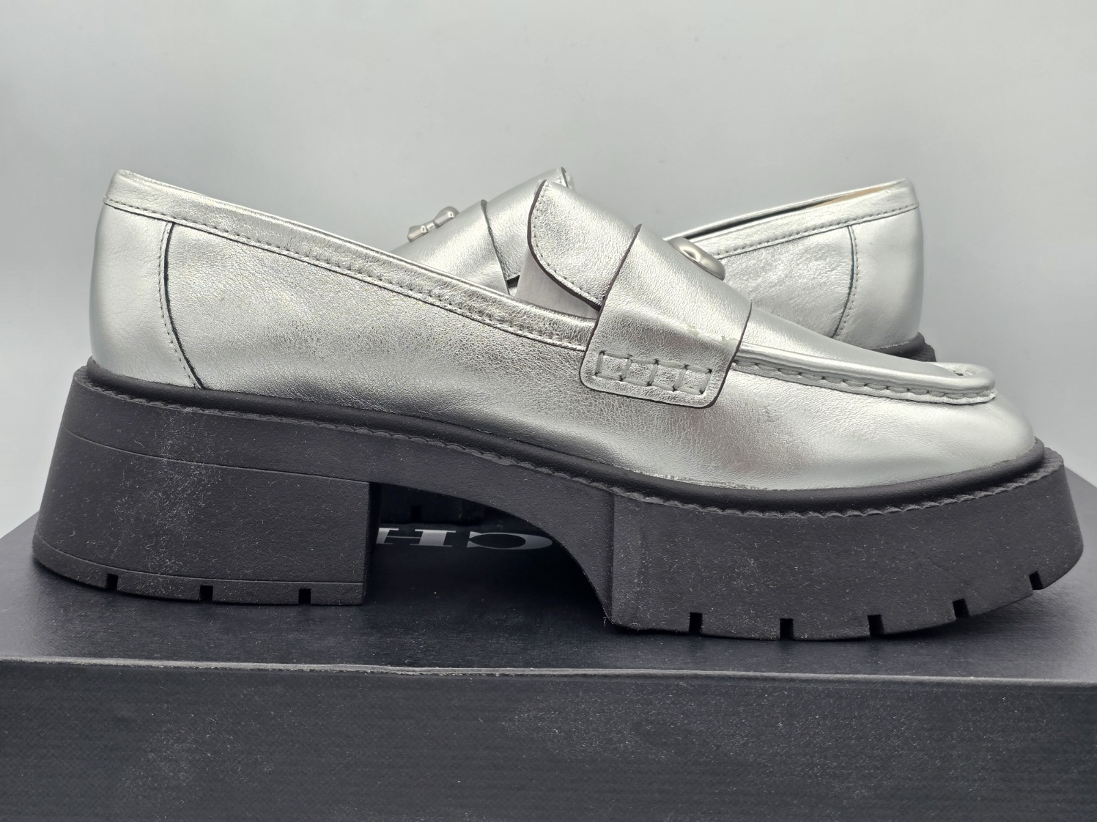 Coach Leah Metallic Leather Silver Loafers Chunky Heel SIZE 8.5 B NEW MSRP $195