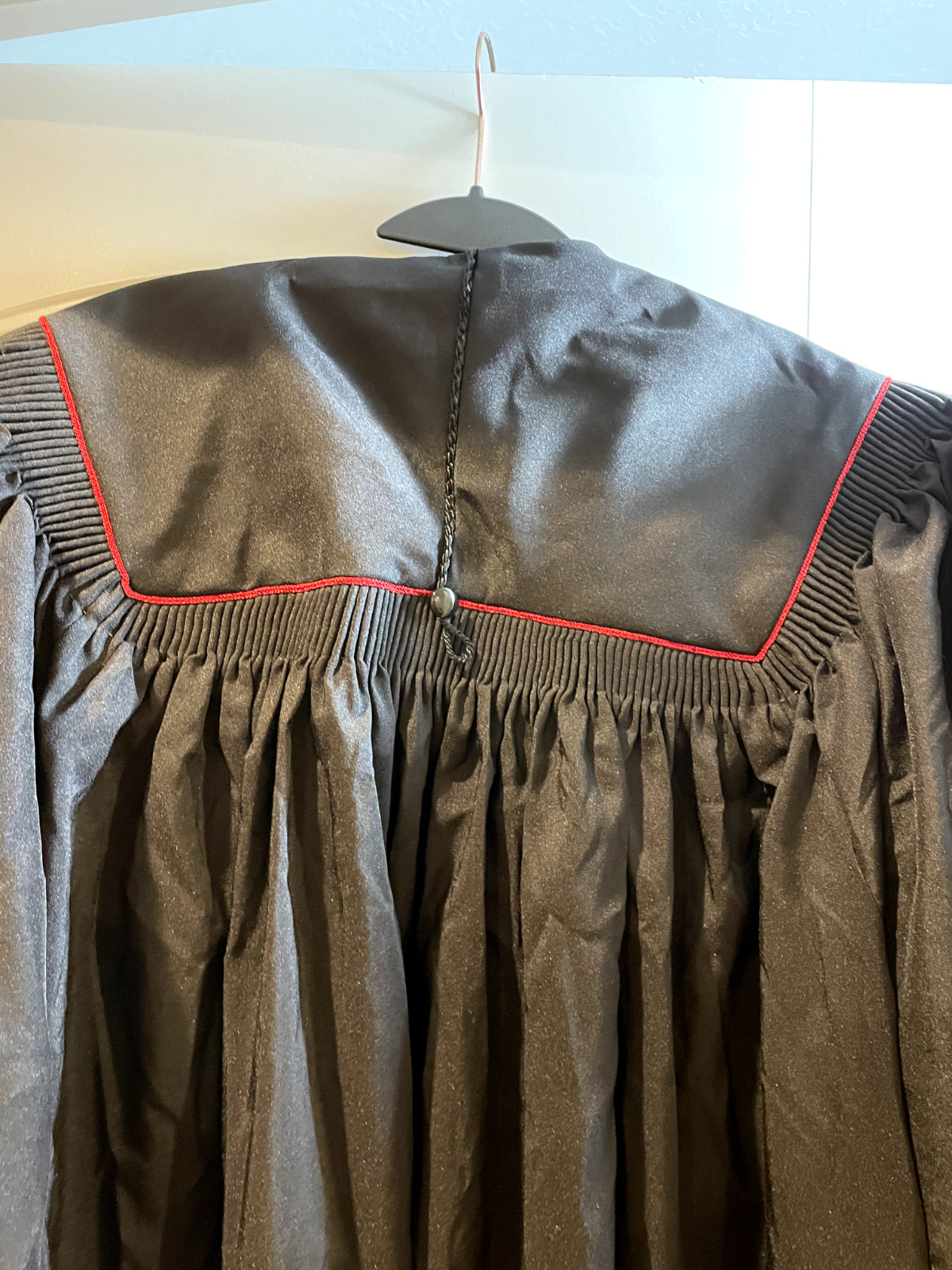 USC Bachelors Graduation Gown Herff Jones Black – Multiple Sizes