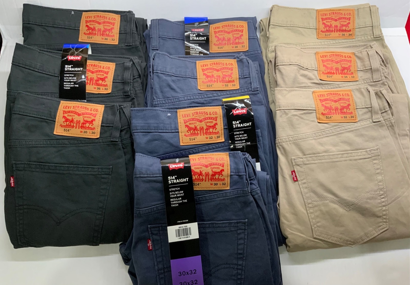 LEVI STRAUSS 514 STRAIGHT STRETCH Reg. Fit through thigh Sits below waist – NEW