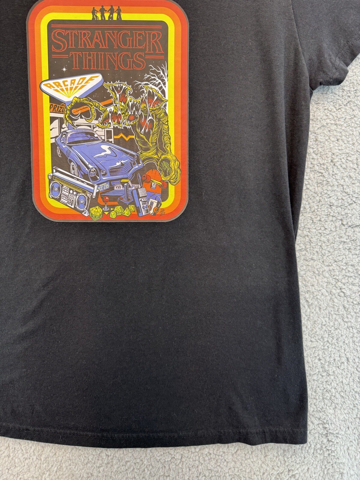 Men’s Stranger Things V Neck T Shirt Large Black With Collage Retro Boarder