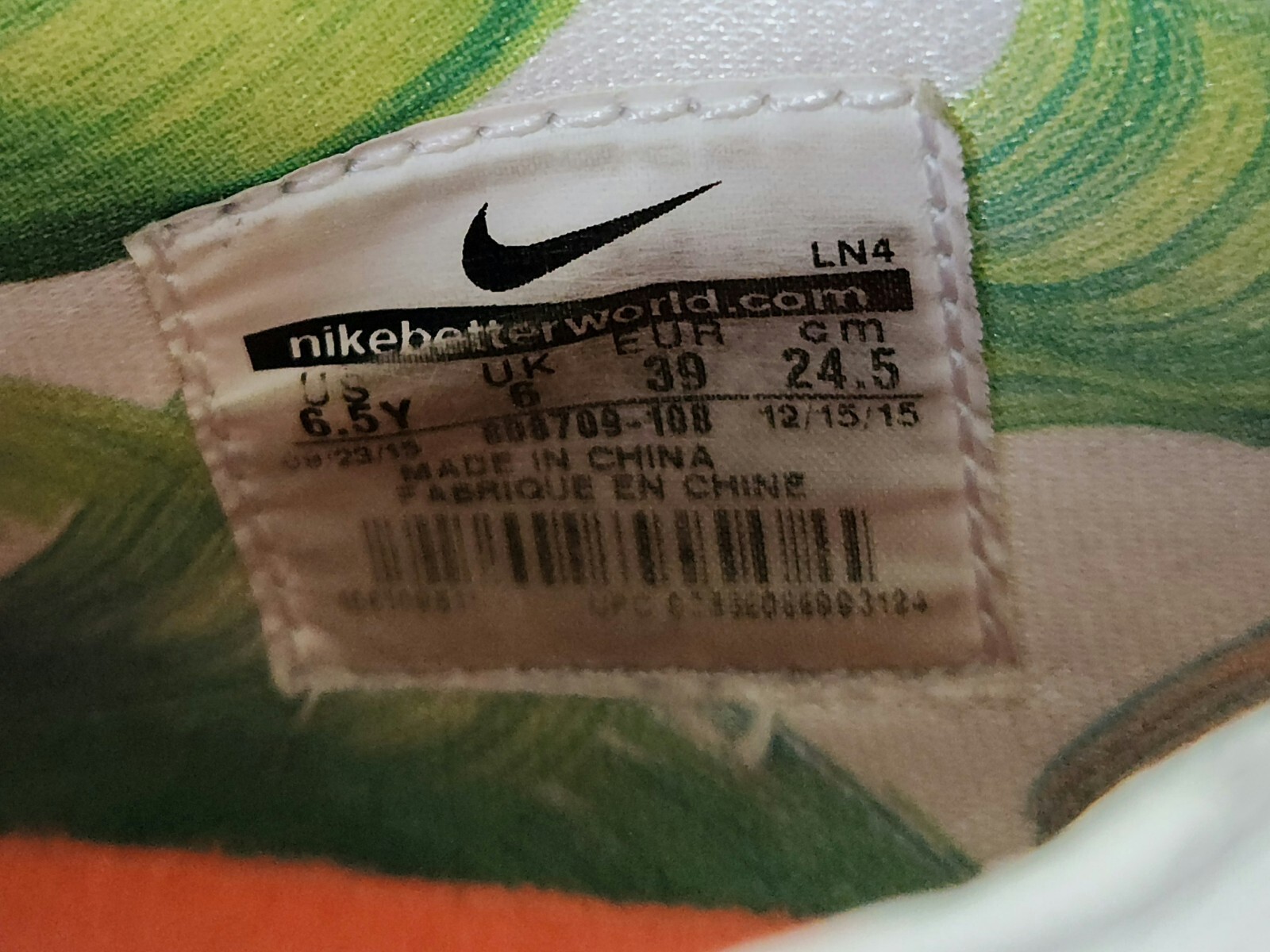 Nike LeBron 13 High Easter GS Size US 6.5Y 808709-108