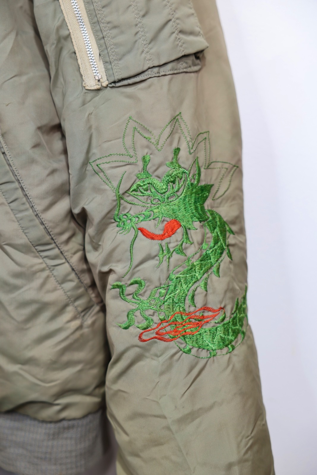 Vintage 1960s Korea War Souvenir Bomber Jacket Satin Size Medium Dragon Military