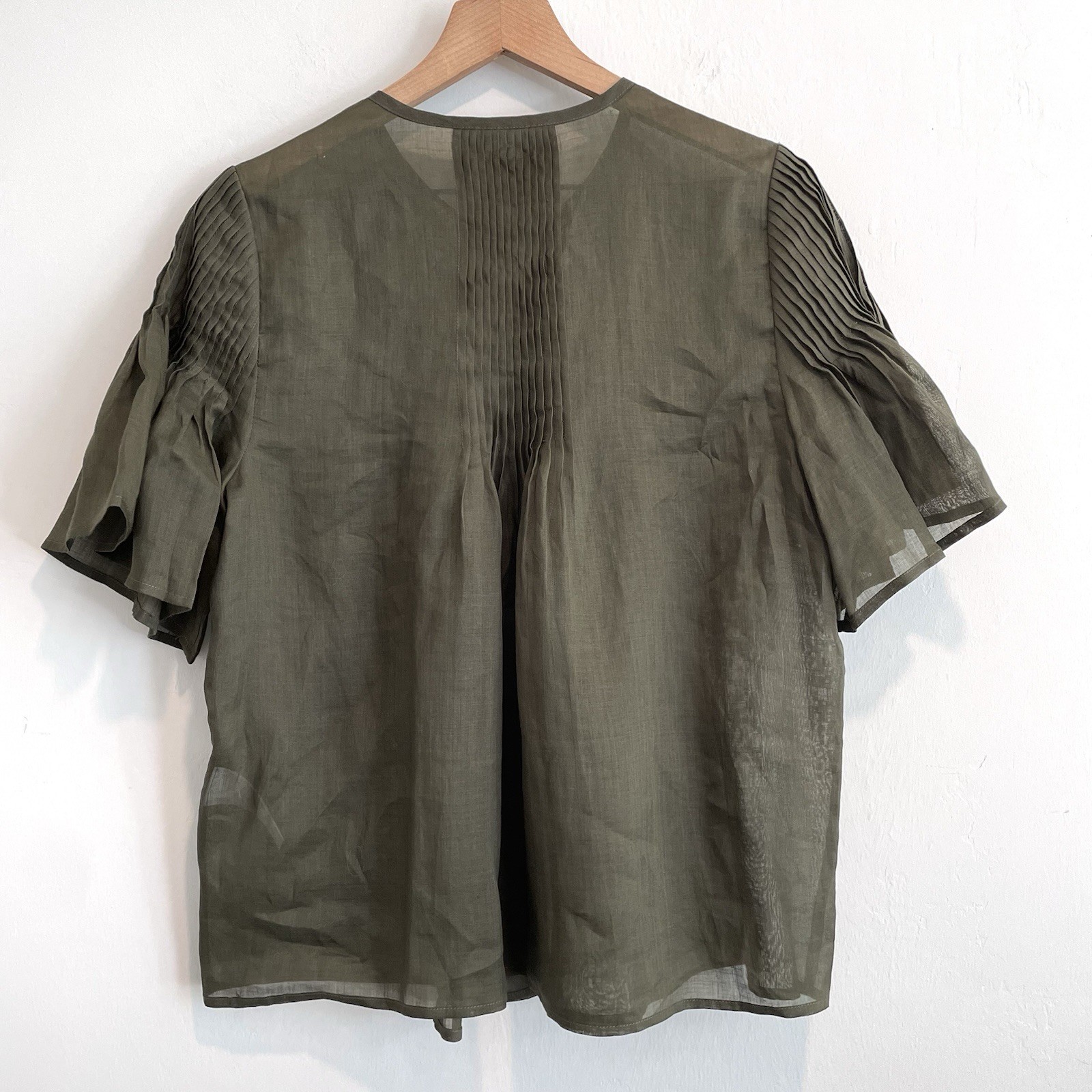 Banana Republic Women’s M 100% Ramie Semi Sheer Pintuck Top Olive Green