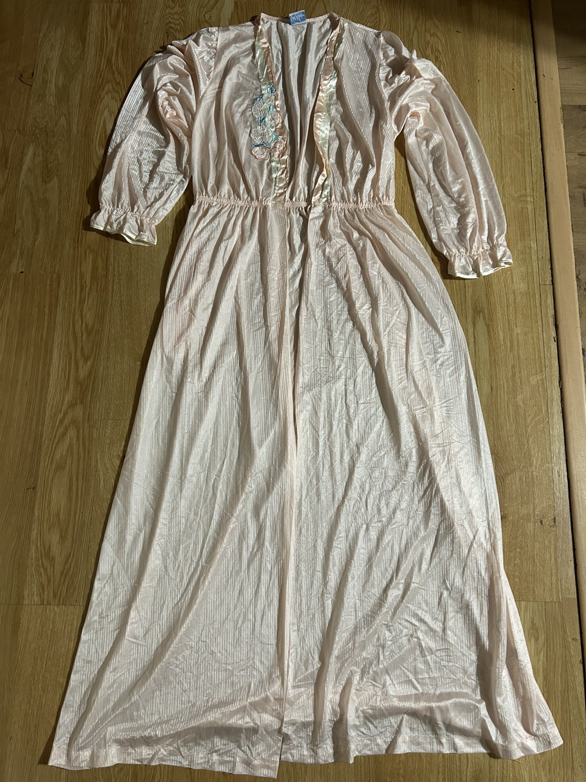 Vintage 1980s Val Mode Pink Embroidered Robe size Medium