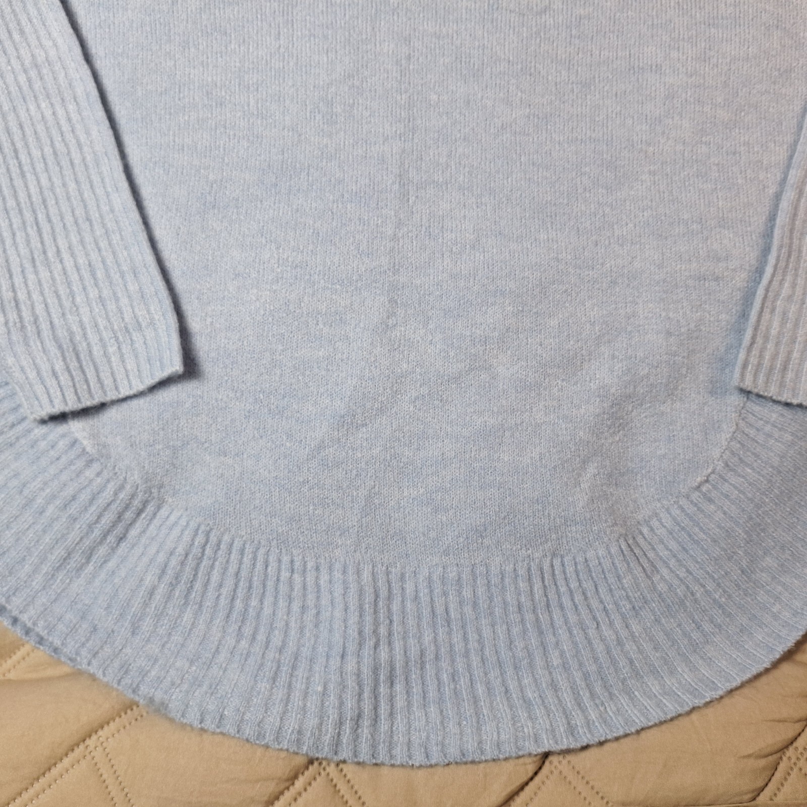 SUNDAY Acrylic Blend Super Soft Sweater Womens Sz L Sky Blue V-Neck Swoop L/S