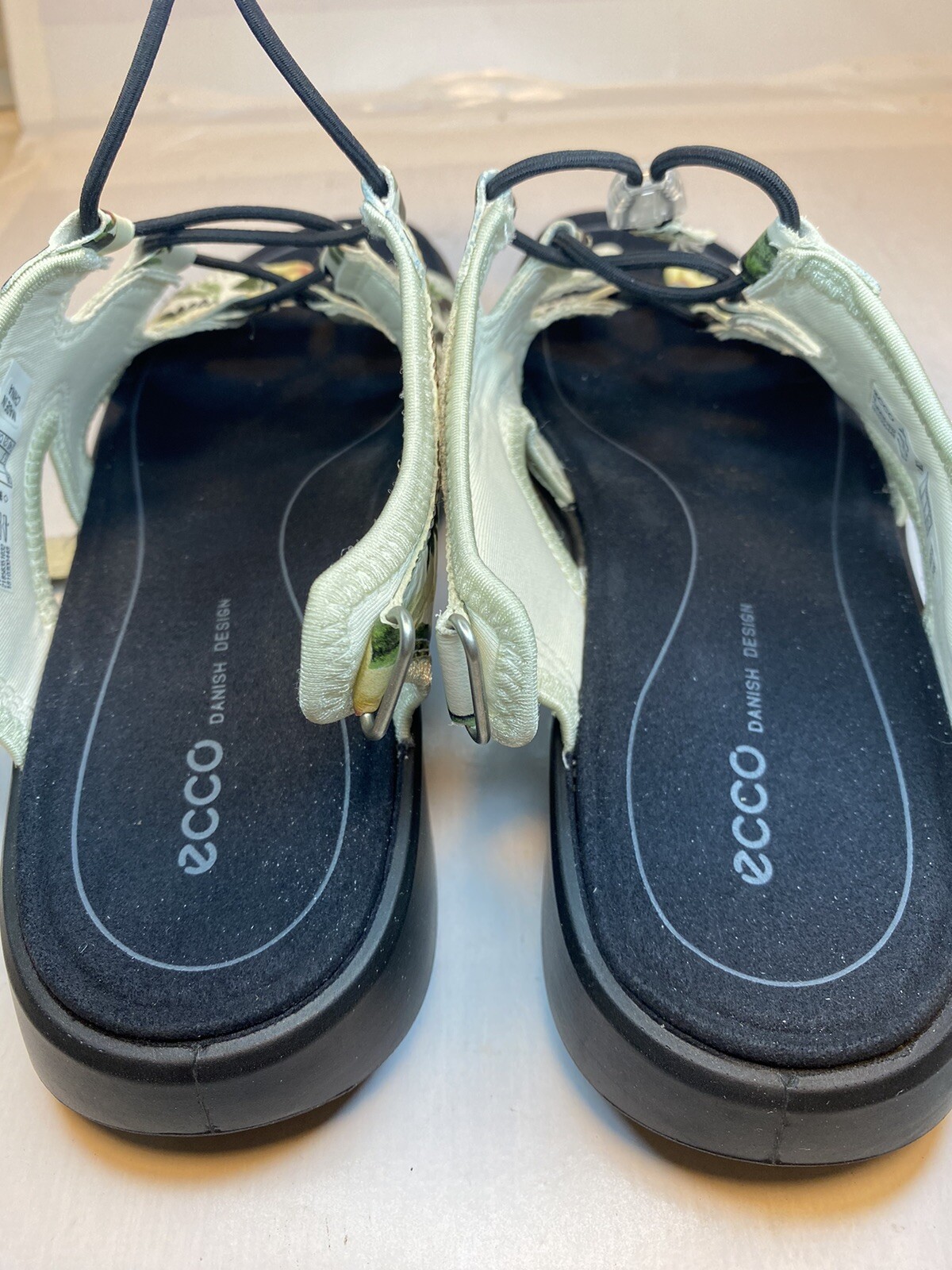 ECCO SOFT 5 Women’s Sandals Size 7 US /38 Cream Floral Toggle Laces Strap Back