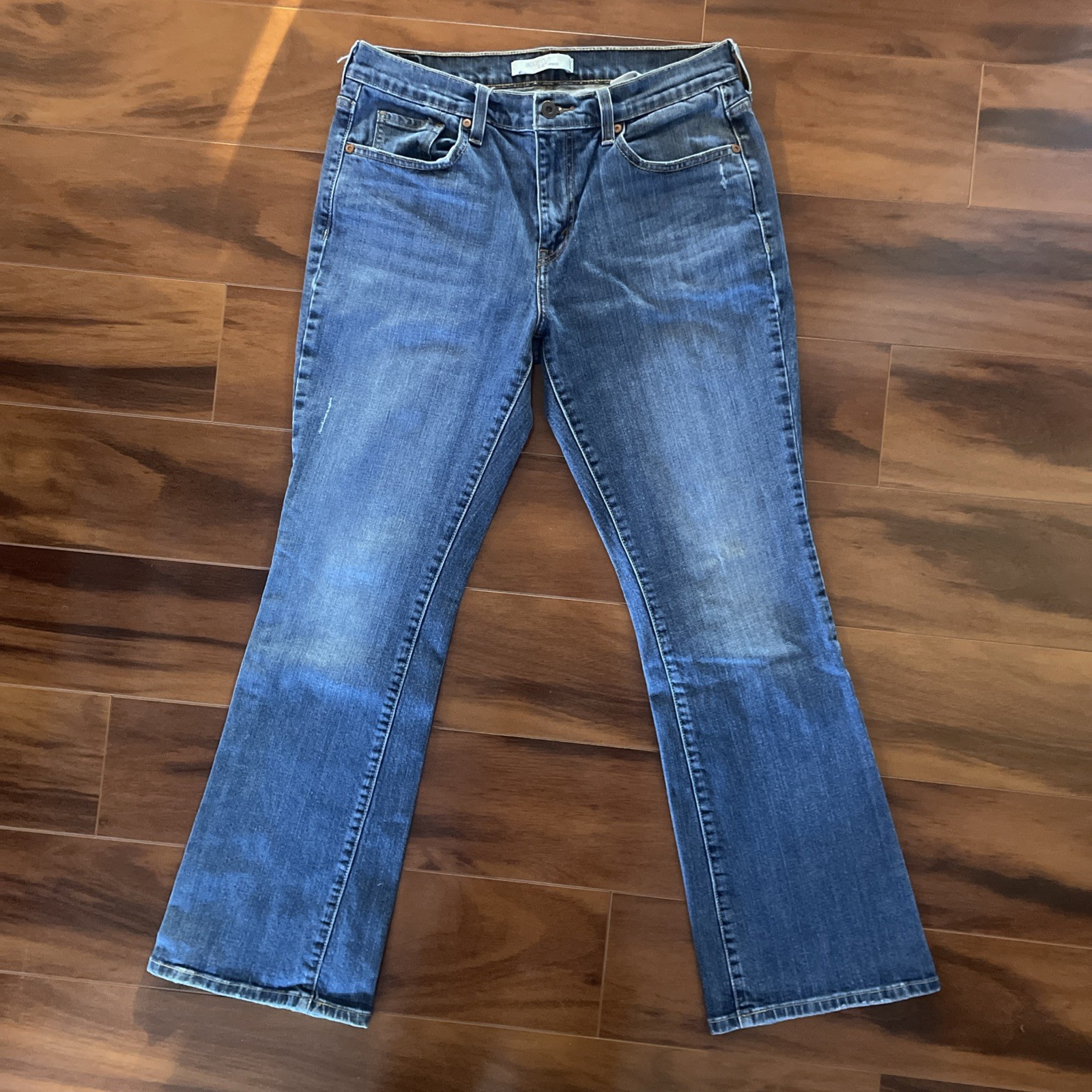 Levi’s 515 Boot Cut Jeans Women’s Size 10 S – Medium Wash Mid Rise Flap Pockets