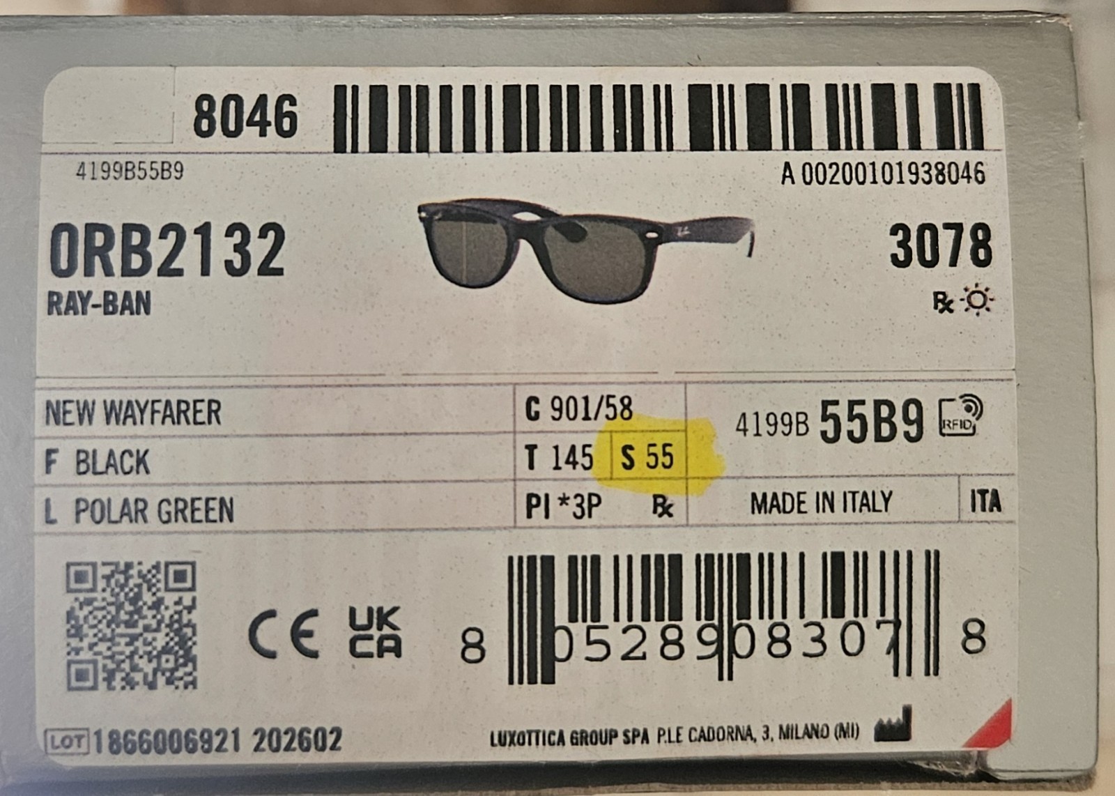 Ray-Ban ORB2132 New Wayfarer Black Frame Green Polarized Lens 55-18 UV400