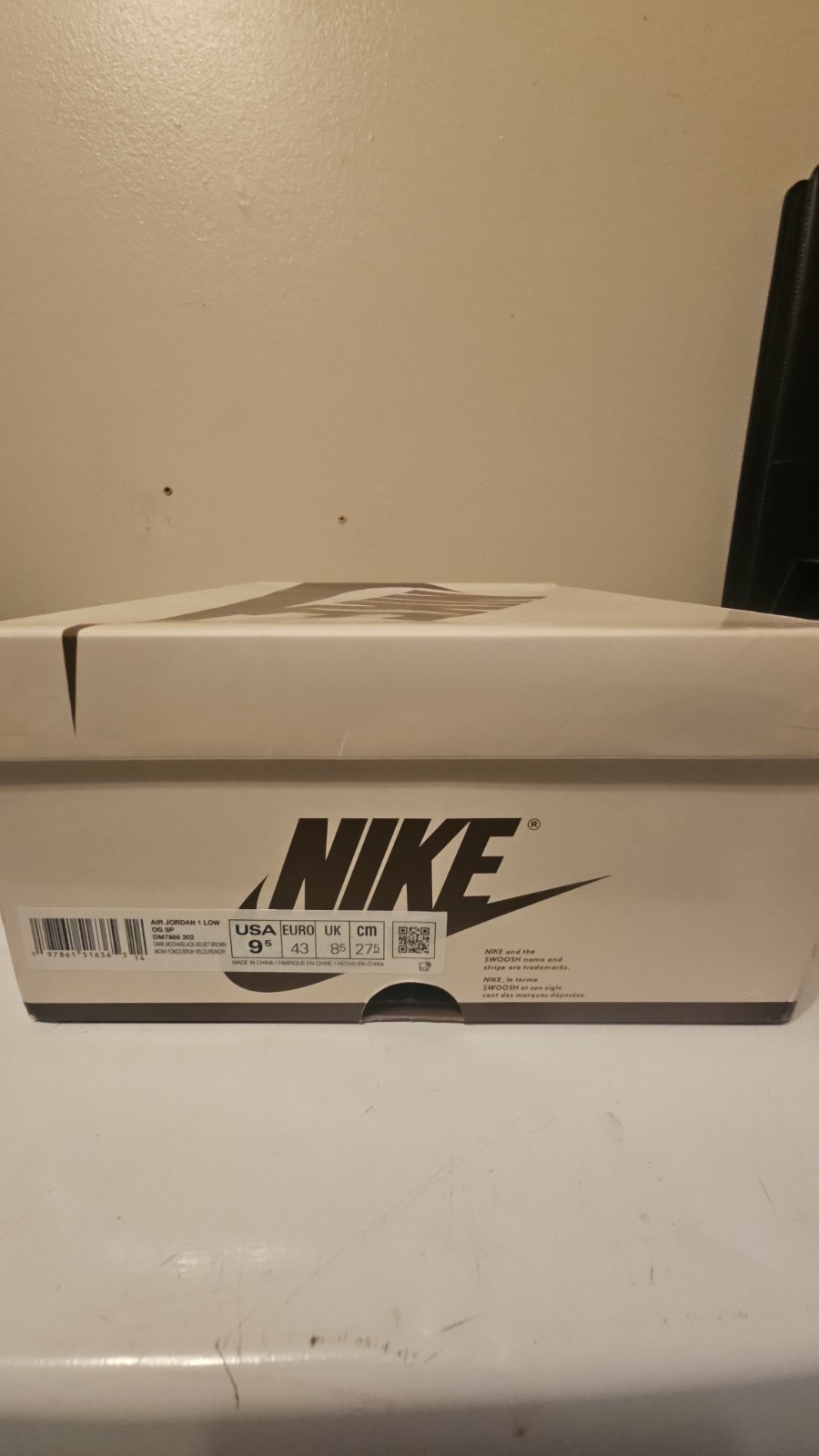 Nike Air Jordan 1 Low Top Leather Lace-Up Sneakers Black/Pink 553558-062