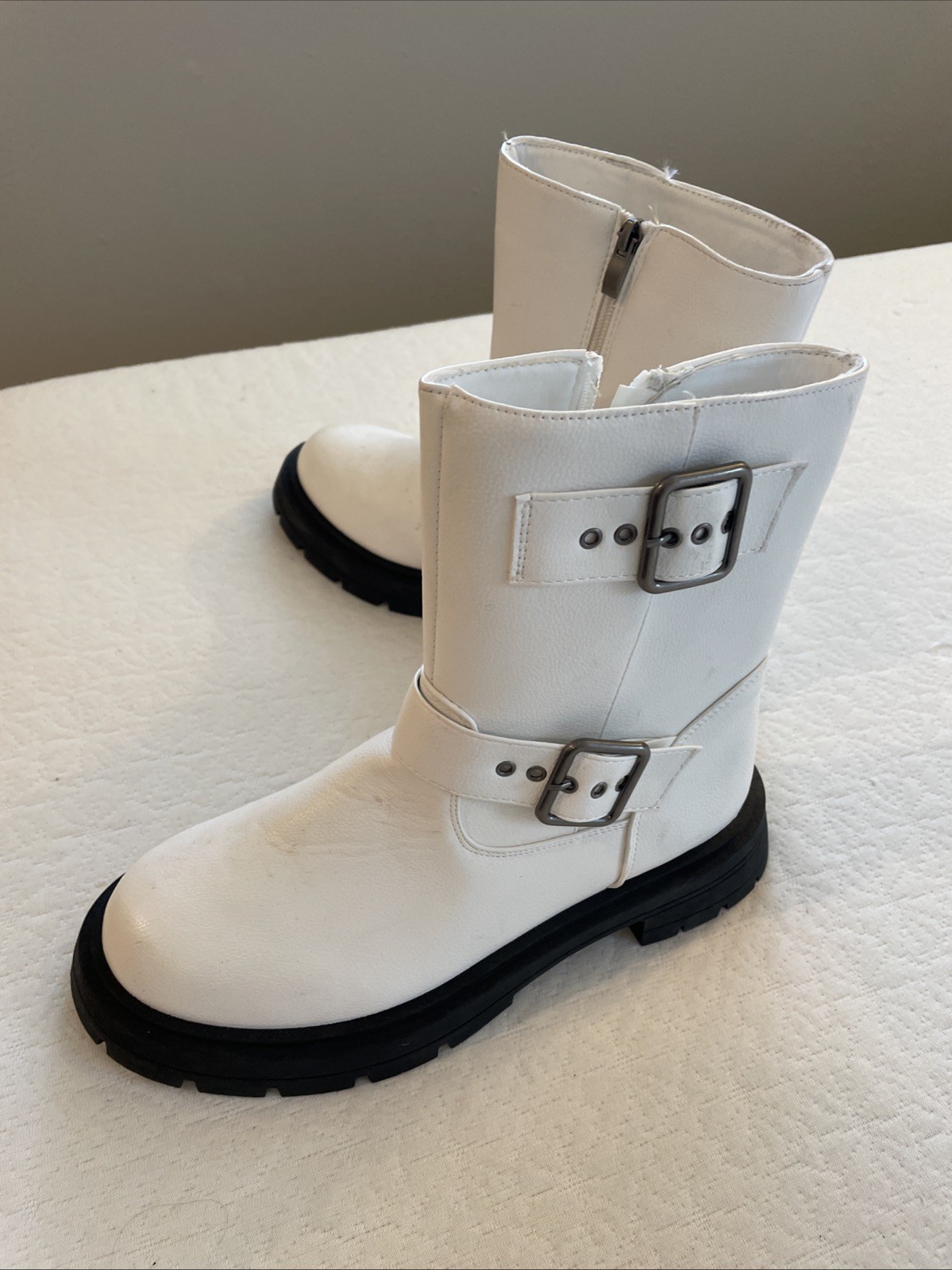 White Lug Sole Combat Boots Double Buckle Side Zip Moto Mid Calf Women 8.5