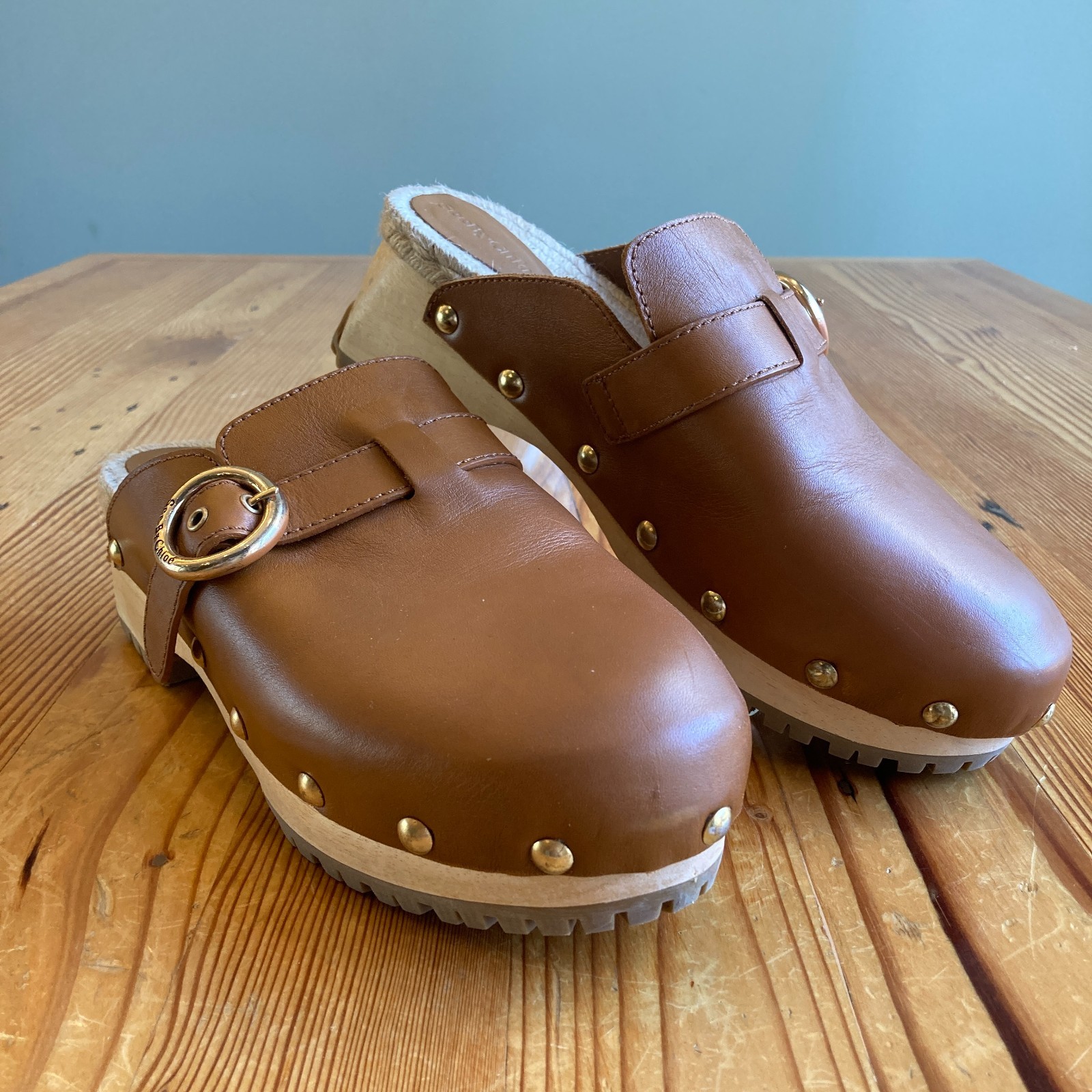 See by Chloe Cognac Brown Leather Studded Viviane Clogs – Size 40 / 9.5 – 0131AG