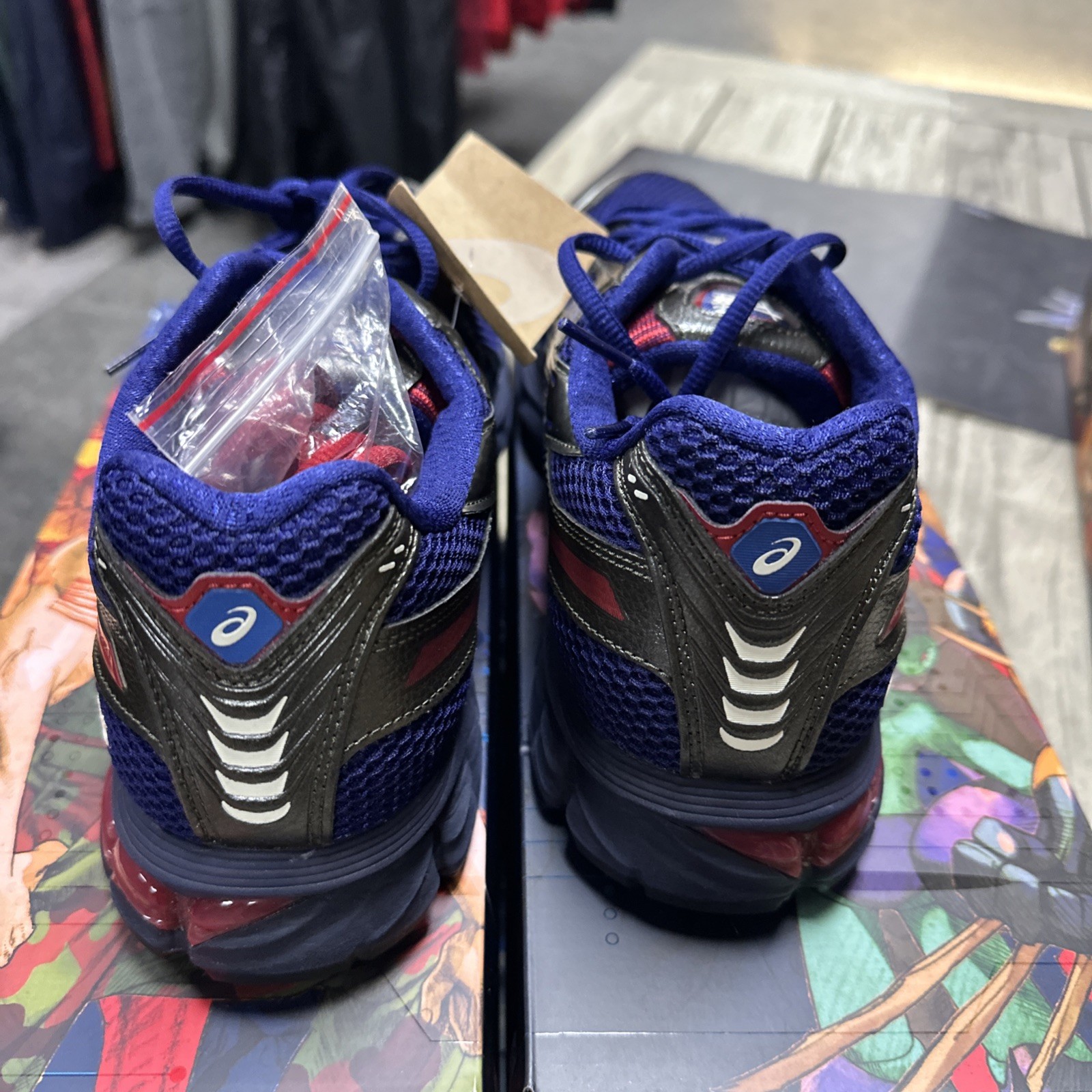 Size 11 -Marvel vs. Capcom Kith x ASICS Gel Kayano 12.1 Capatin America Vs Guile