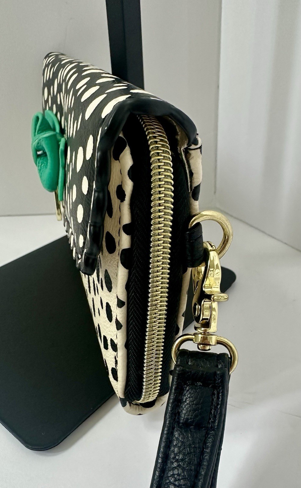 Betsey Johnson Wristlet Clutch Y2K Black/Cream Polka Dot Retro Bow Whimsy EUC
