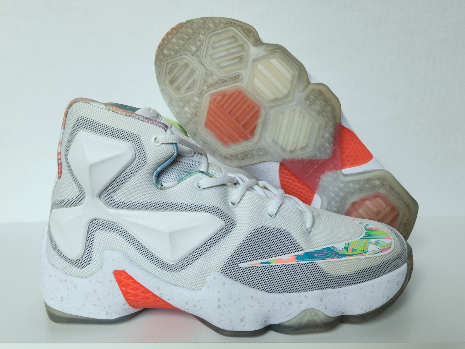 Nike LeBron 13 High Easter GS Size US 6.5Y 808709-108