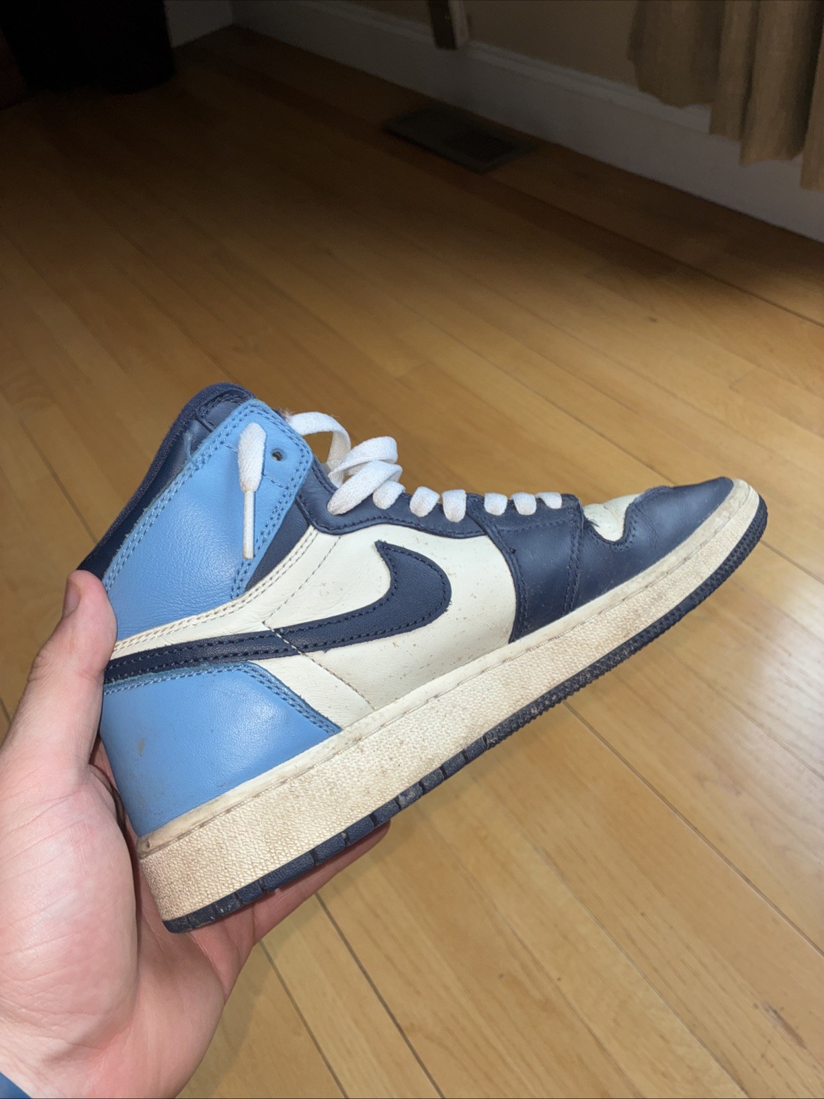 Jordan 1 Obsidian