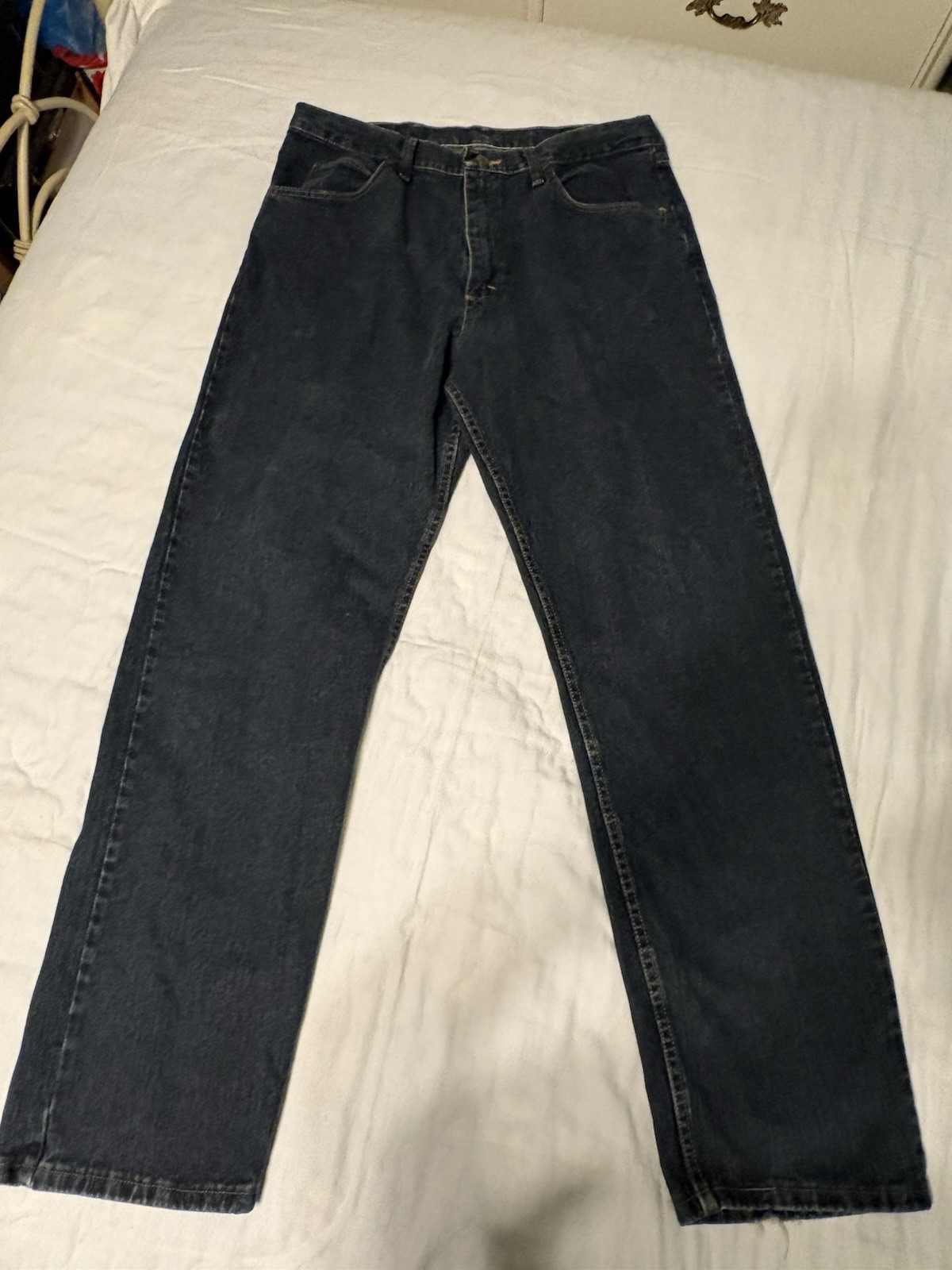 Wrangler Men’s Blue Dark Wash Denim Jeans Straight Regular Fit Mid Rise 36/32-34