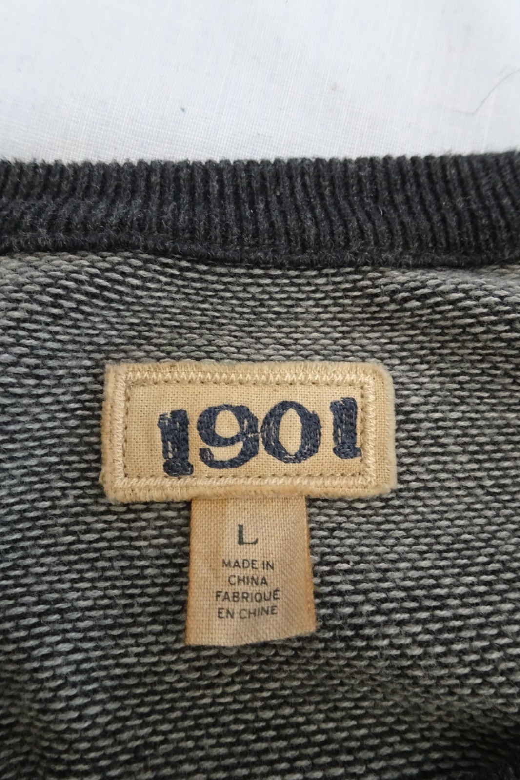 1901 Brand Mens M Crew Neck Pullover Gray Black 100% Cotton Sweater