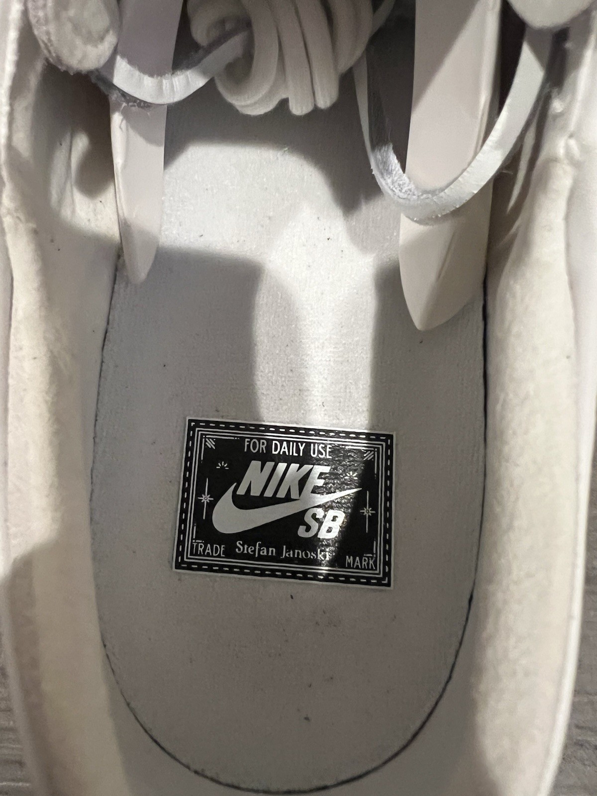Size 9 Men’s Nike Zoom Stefan Janoski OG+ SB Summit White Skate FD6757 100 $100