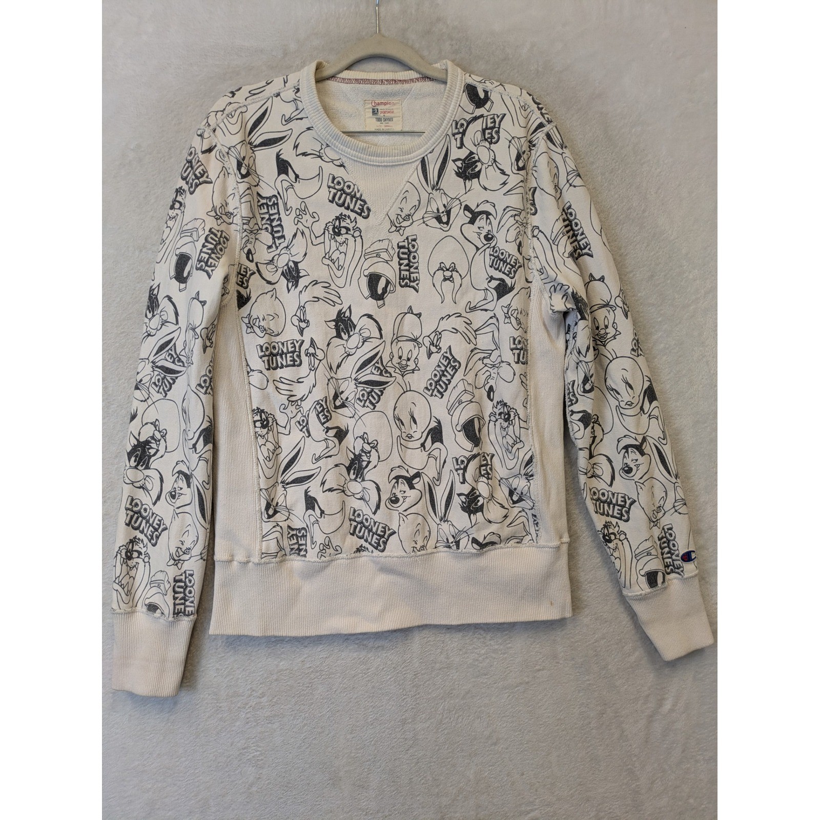 Champion Todd Snyder Sweatshirt Men’s Small Cream Looney Tunes All Over Print