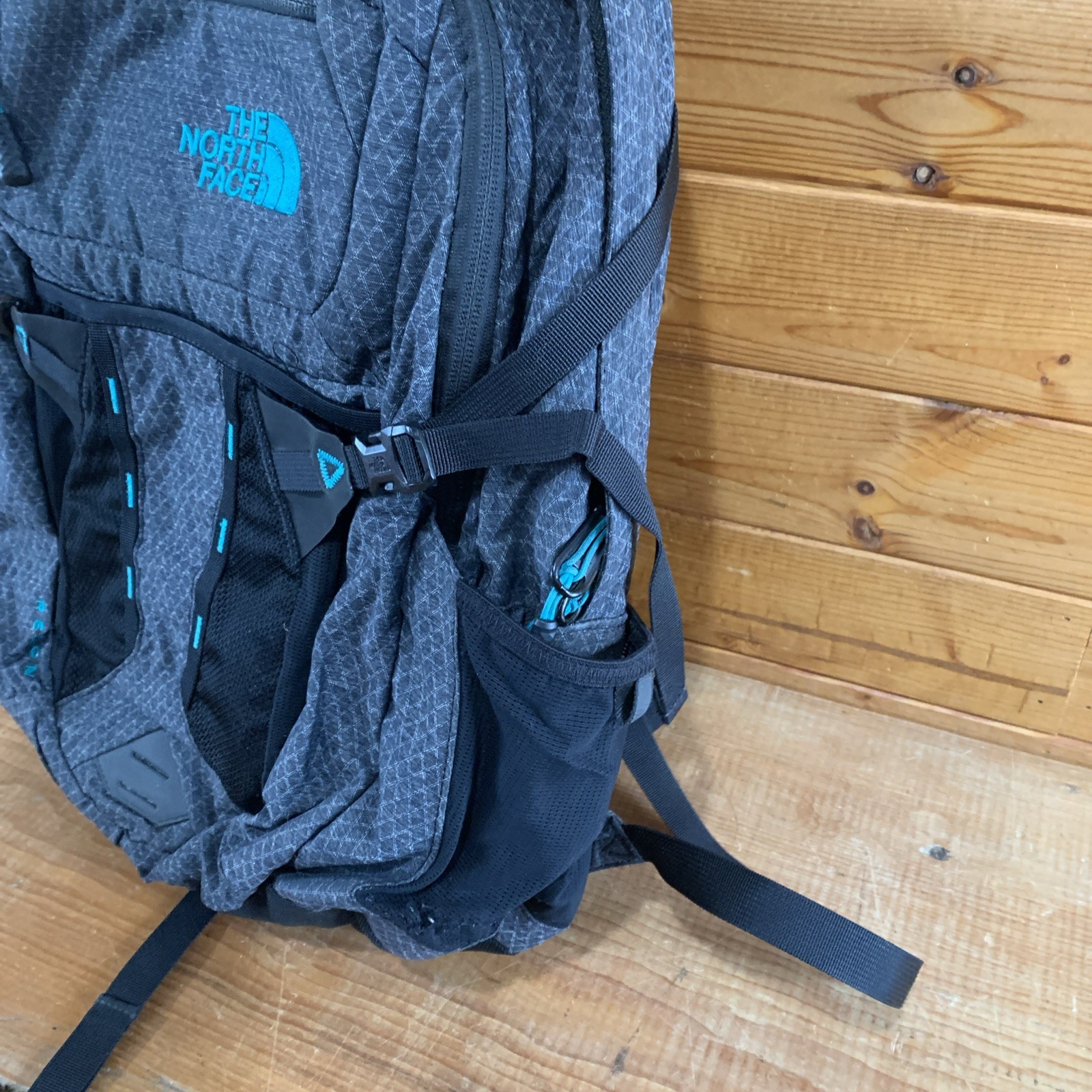North Face Recon Backpack Mens Large FlexVent Laptop Hiking School Bag