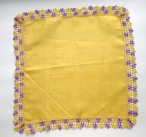 VINTAGE HANKY YELLOW LINEN HAND TATTING 4 ROWS LAVENDER IRISH LINEN NEW W/O TAGS