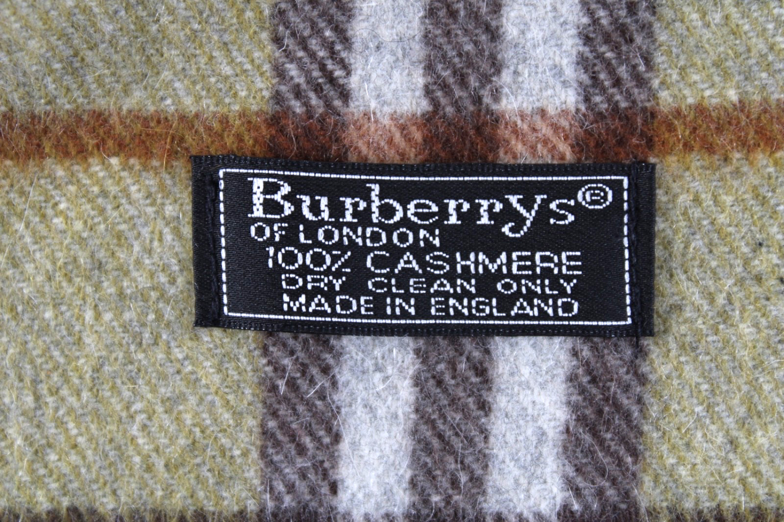 Burberry 100% Cashmere Nova Check Plaid Scarf 12.5 x 66 NWOB Made In England