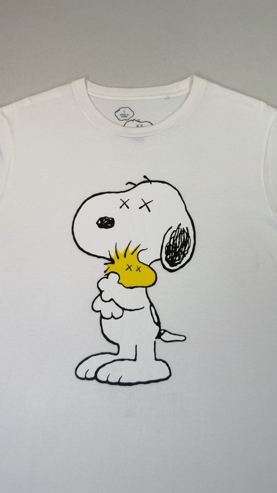 KAWS x Peanuts Snoopy Woodstock Tee White Size Large Uniqlo Graphic T-Shirt SS17