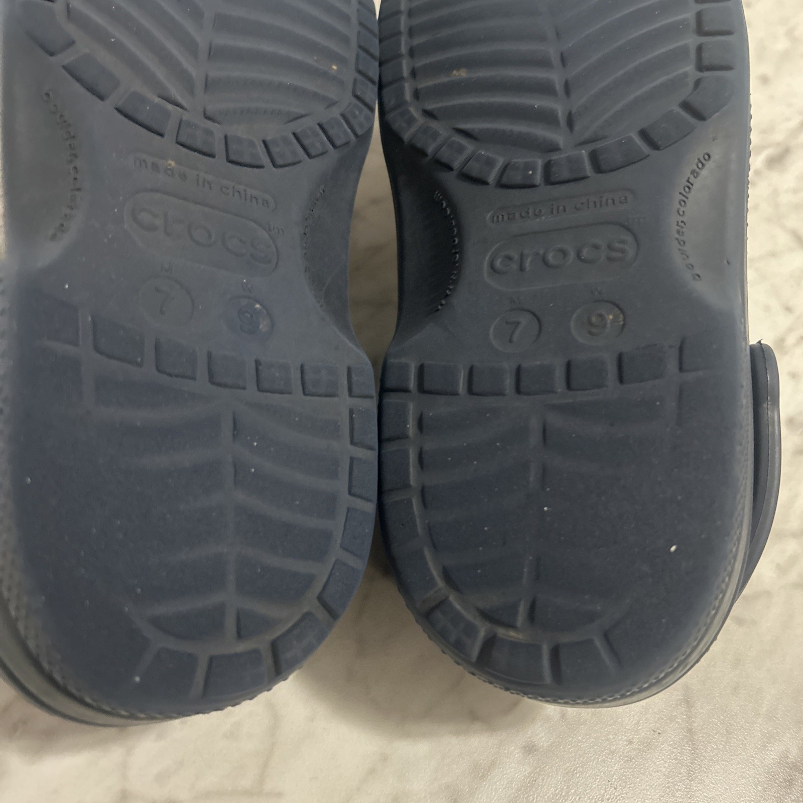 Crocs Classic Clogs – Navy blue