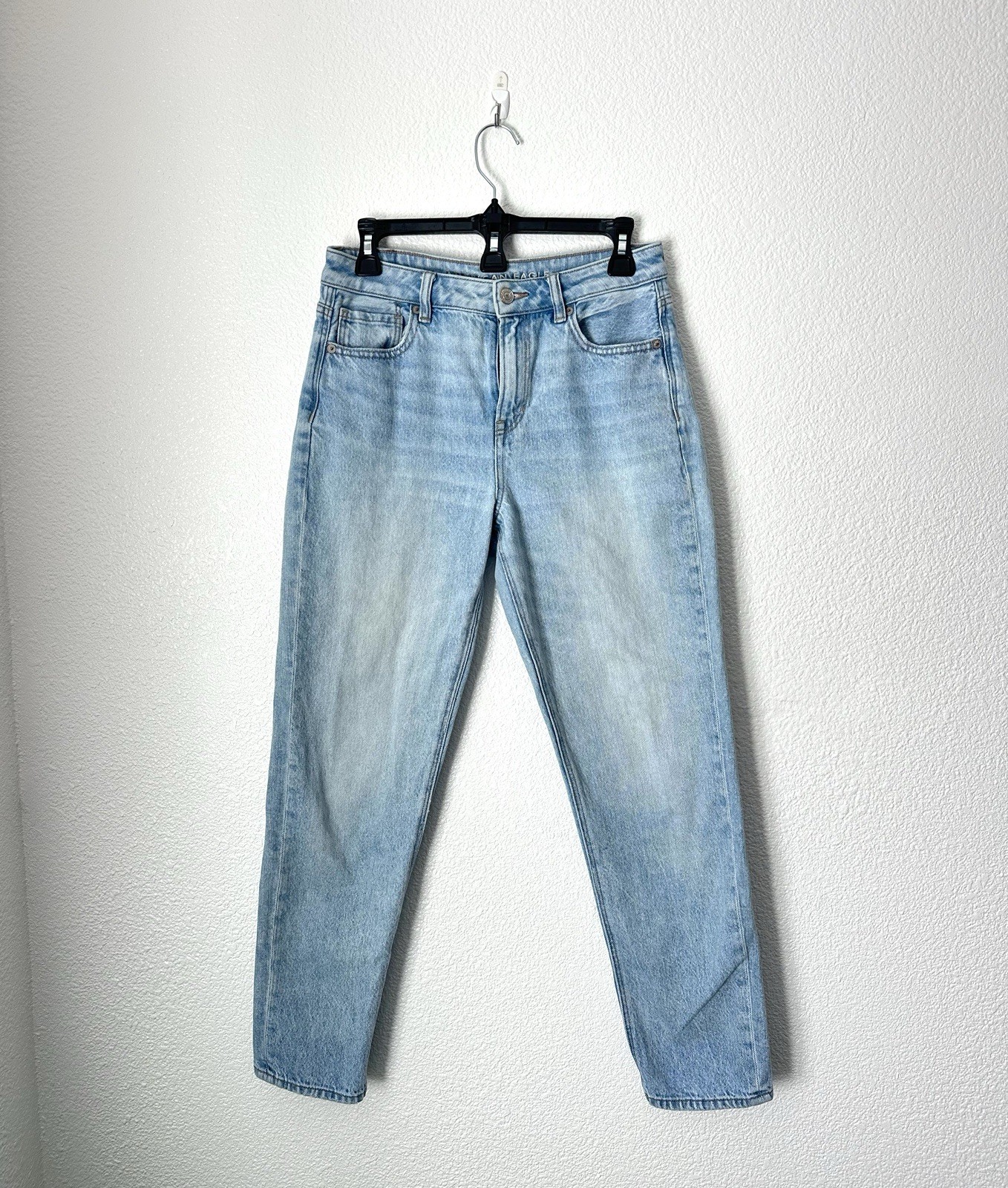 American Eagle Mom Jeans Women’s 4 Blue High Rise Light Wash Taped Leg Jean