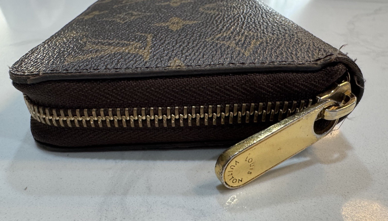 LOUIS VUITTON LV Monogram Canvas Zippy Wallet -Brown